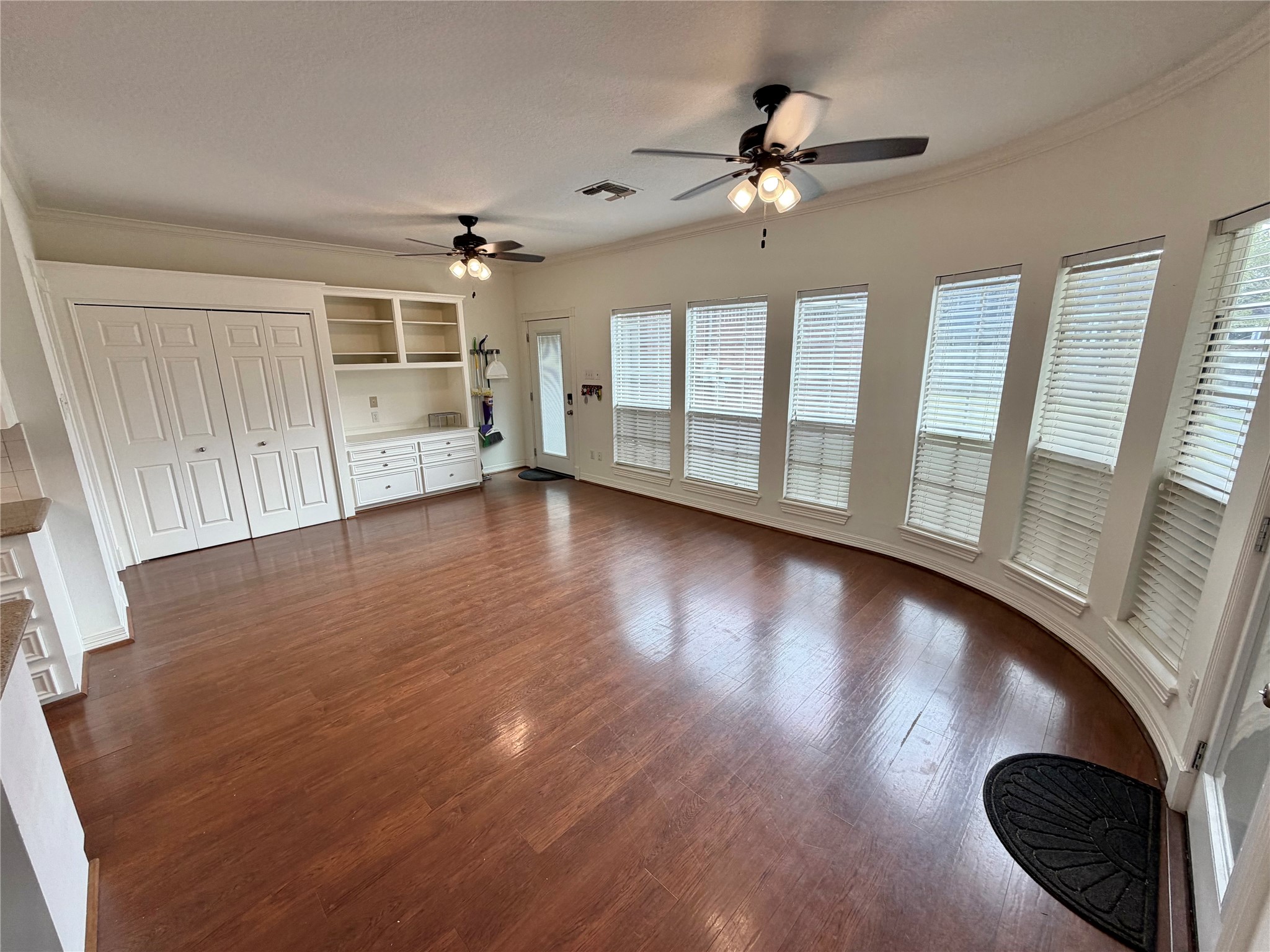 312 Timbercreek Drive, Lake Jackson, TX 77566