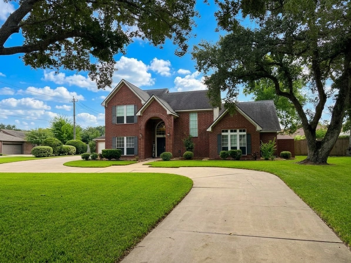 312 Timbercreek Drive, Lake Jackson, TX 77566