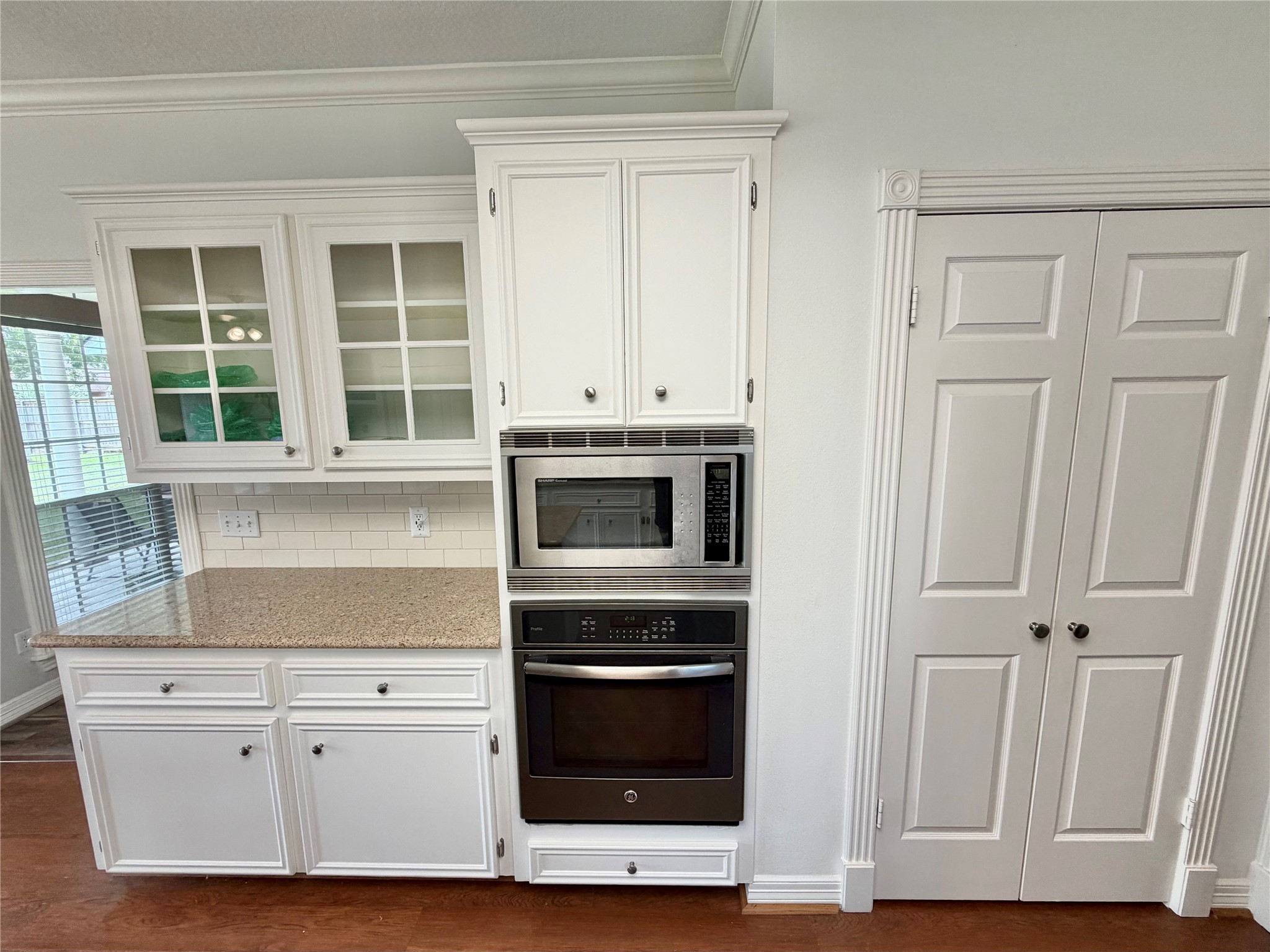 312 Timbercreek Drive, Lake Jackson, TX 77566