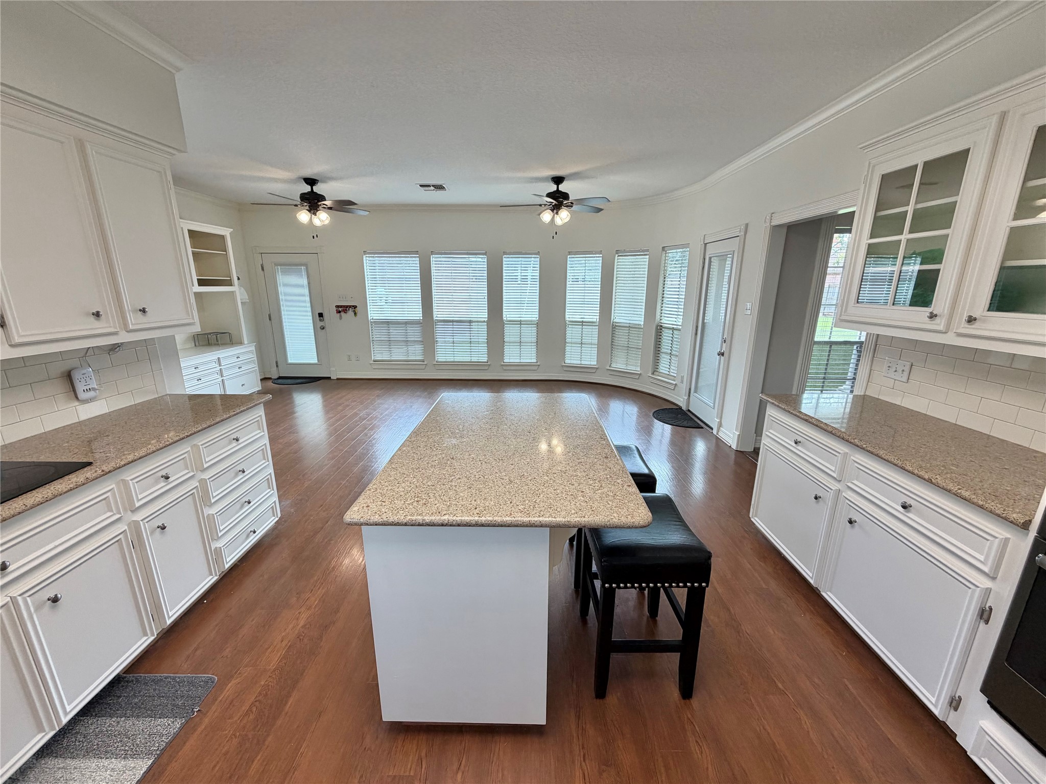 312 Timbercreek Drive, Lake Jackson, TX 77566
