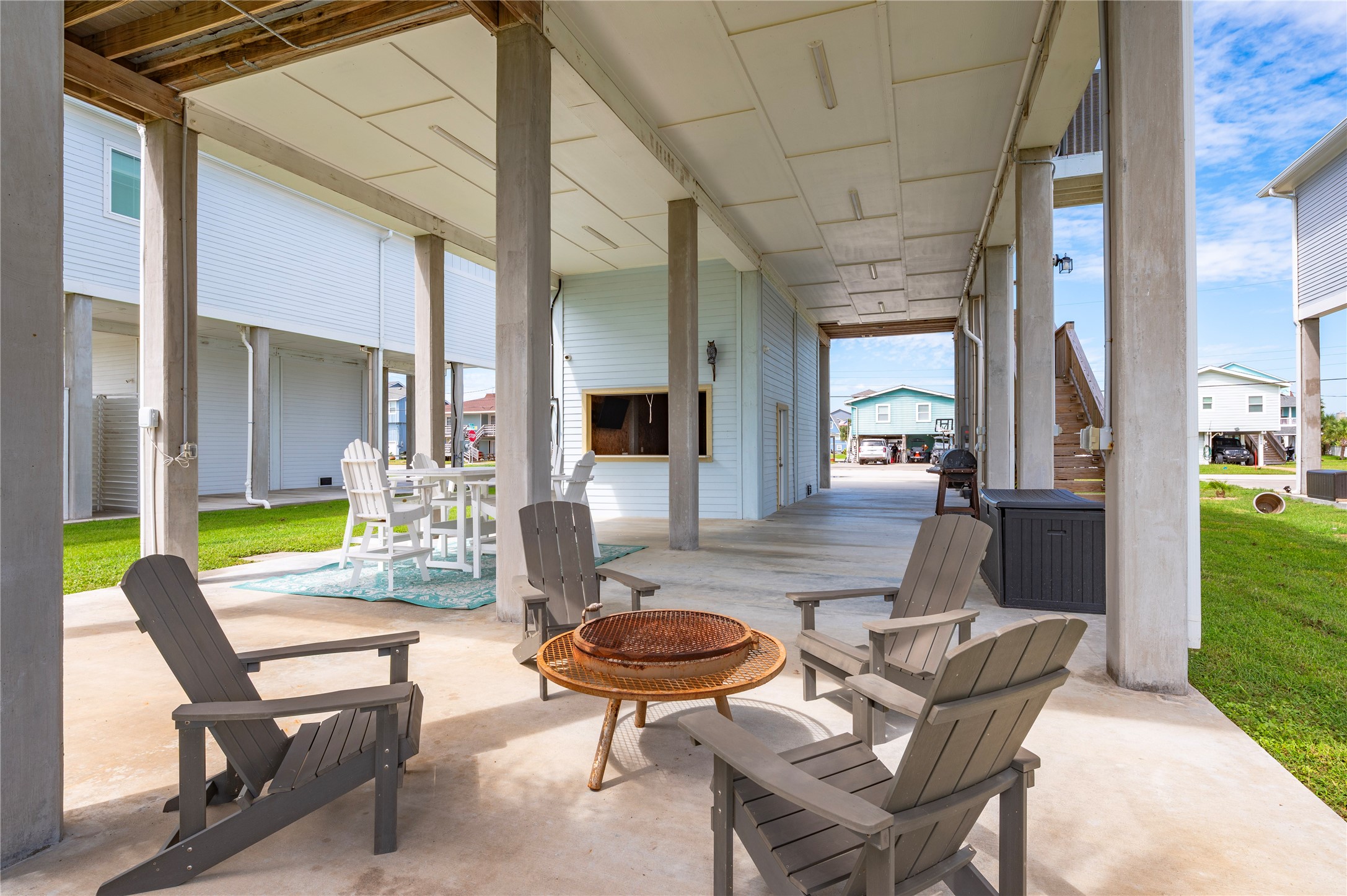 22919 Cuadro Street, Galveston, TX 77554