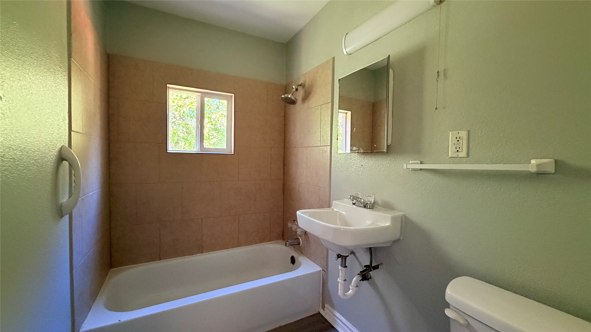 1120 Hunter Drive, #A, Texas City, TX 77590