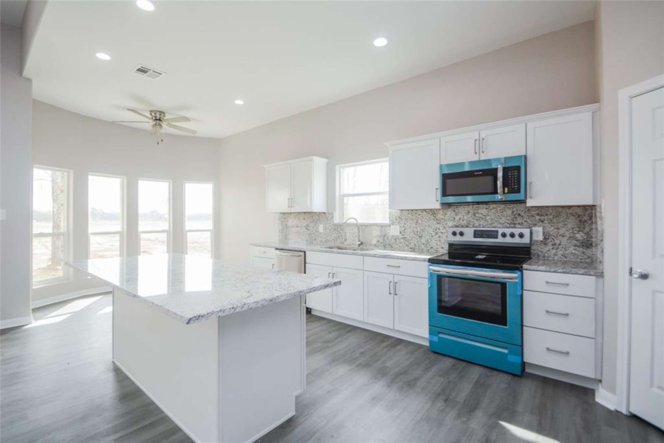 12328 N Chestnut Hills Drive, Conroe, TX 77303