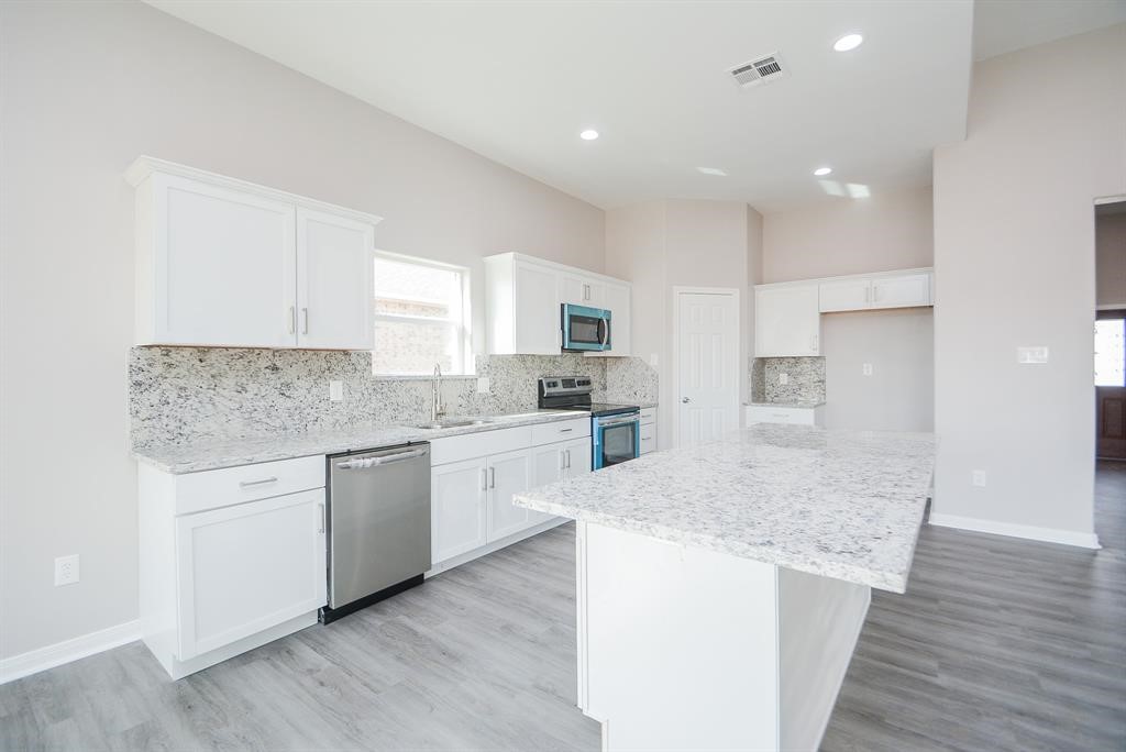 12328 N Chestnut Hills Drive, Conroe, TX 77303