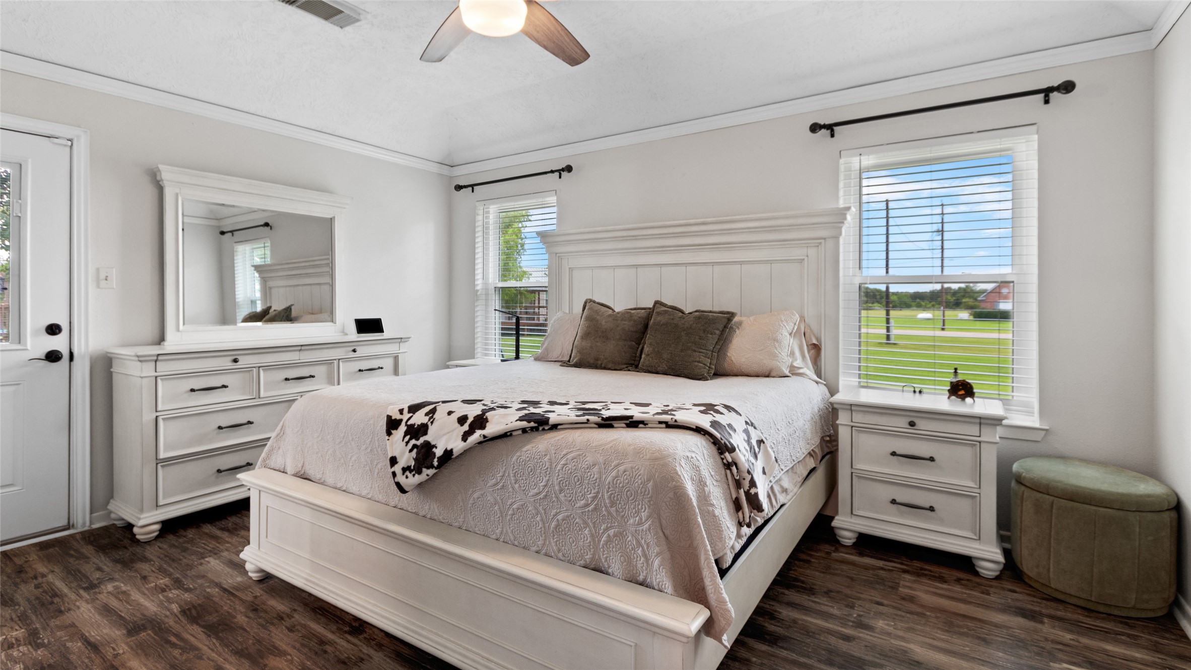 7460 Commander Roland Drive, Hitchcock, TX 77563