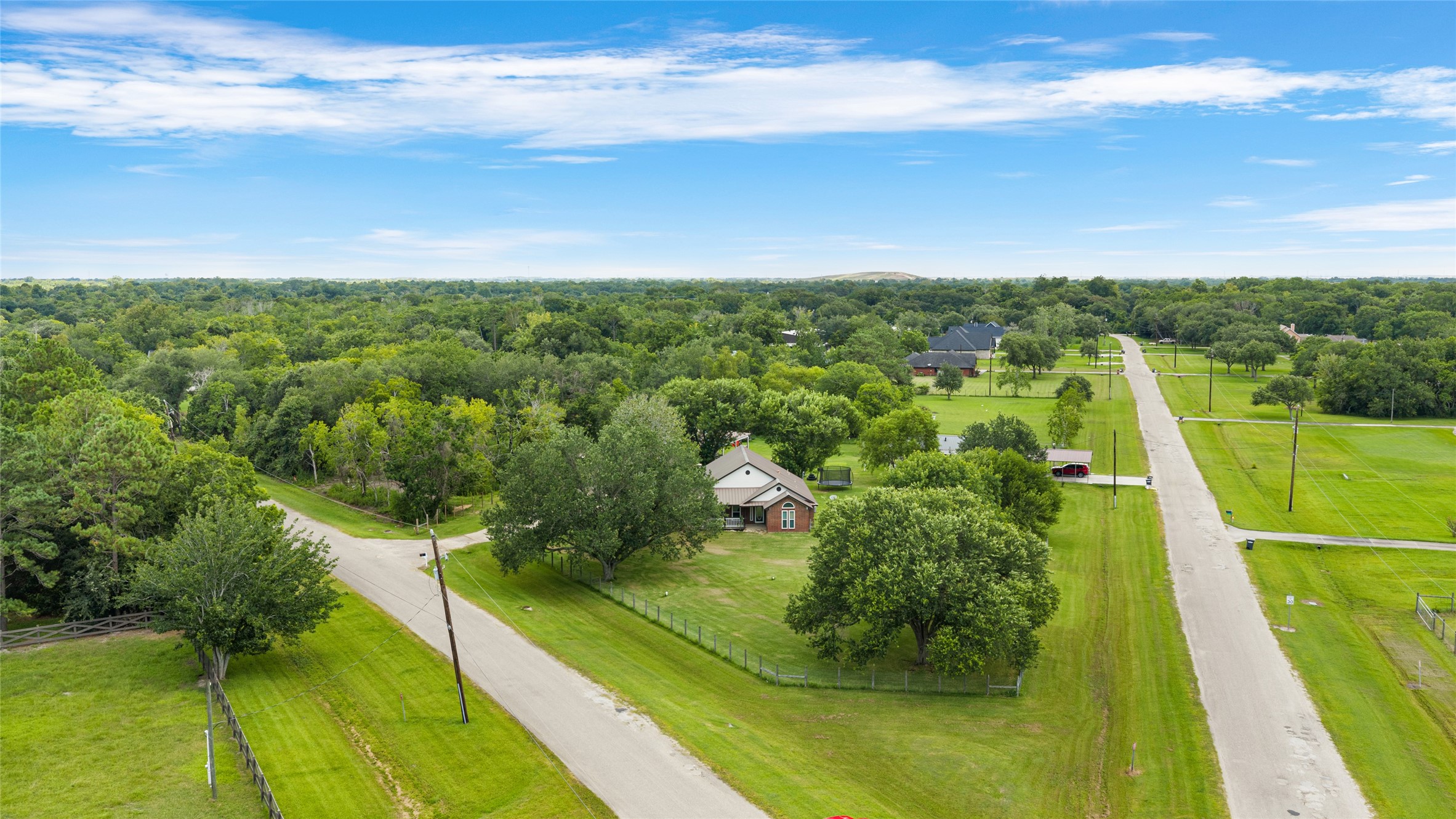 7460 Commander Roland Drive, Hitchcock, TX 77563