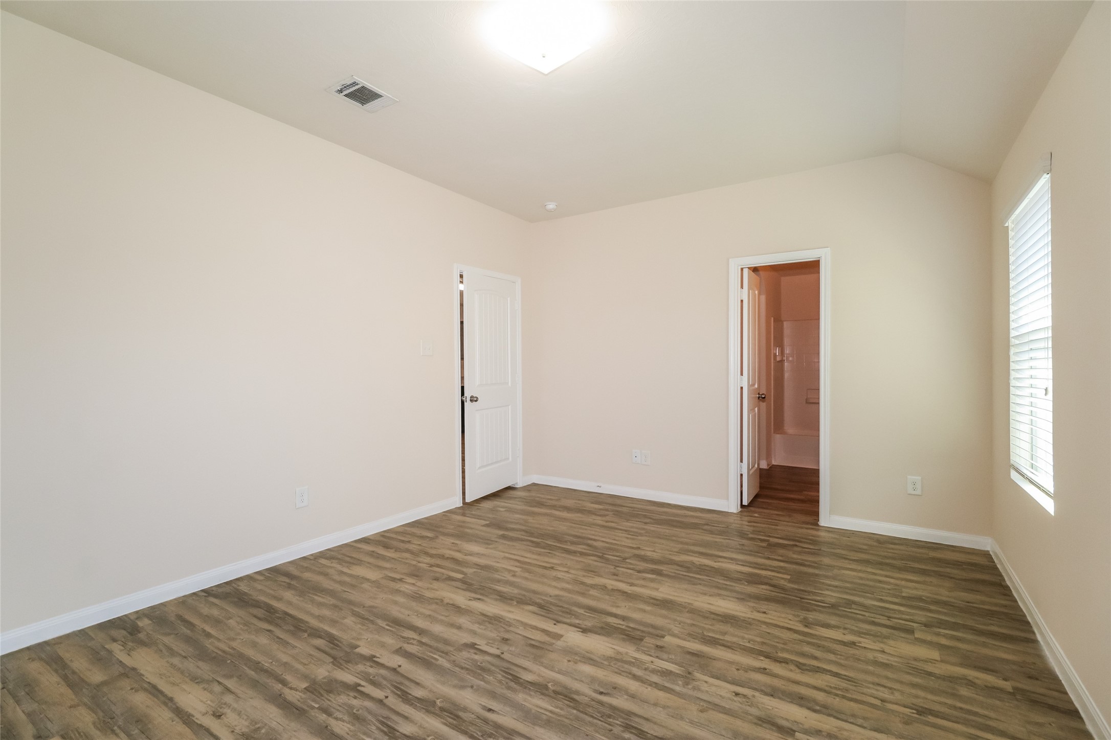 Photos may be representative of the floor plan and not the exact home. Finishes, layout, and features of the actual property for lease may vary.