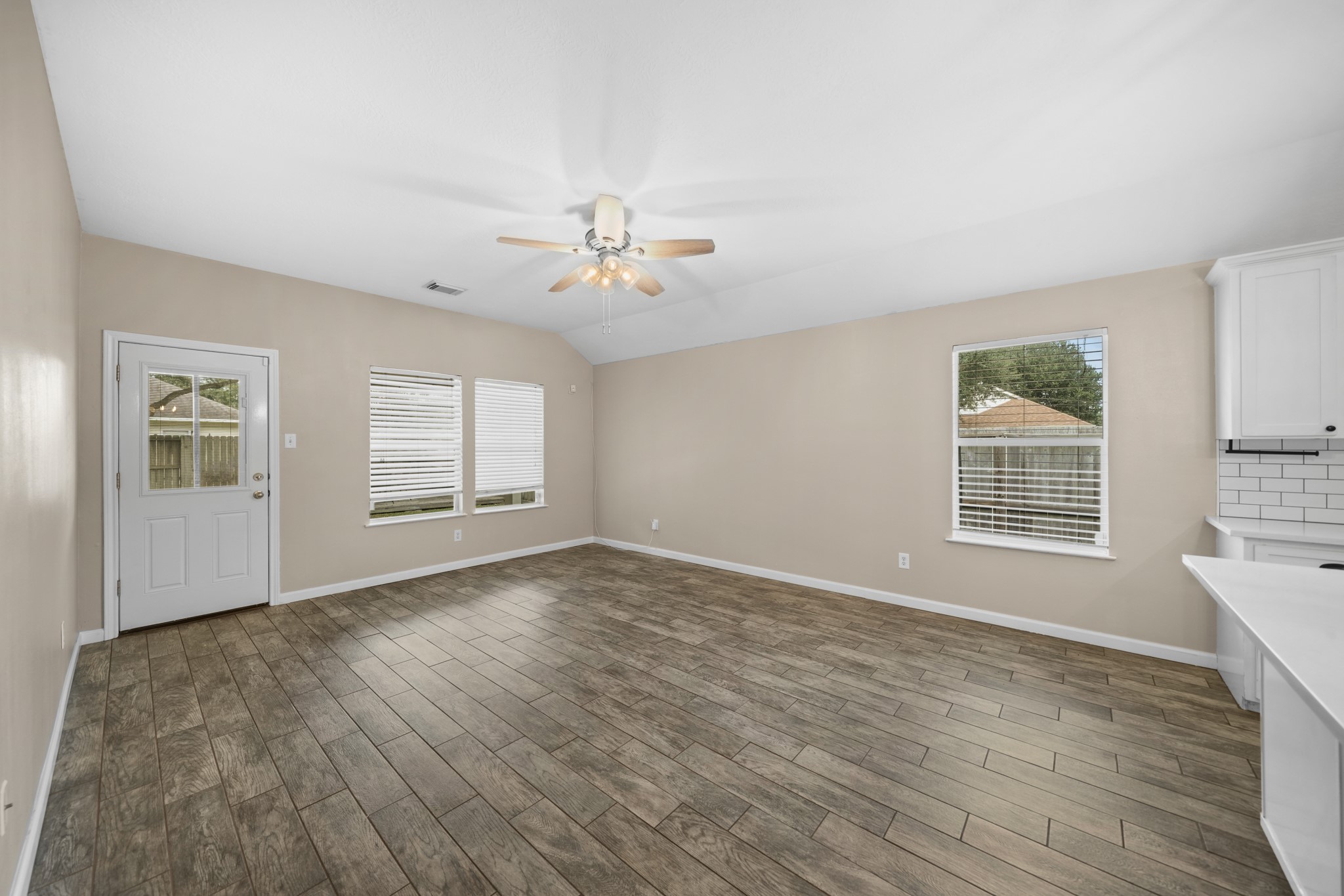 6816 Arbor Hollow Lane, Dickinson, TX 77539