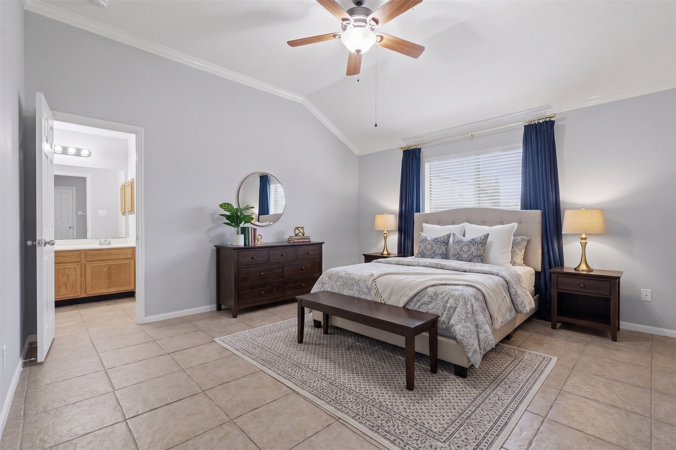 1242 Hunter Wood Drive, League City, TX 77573