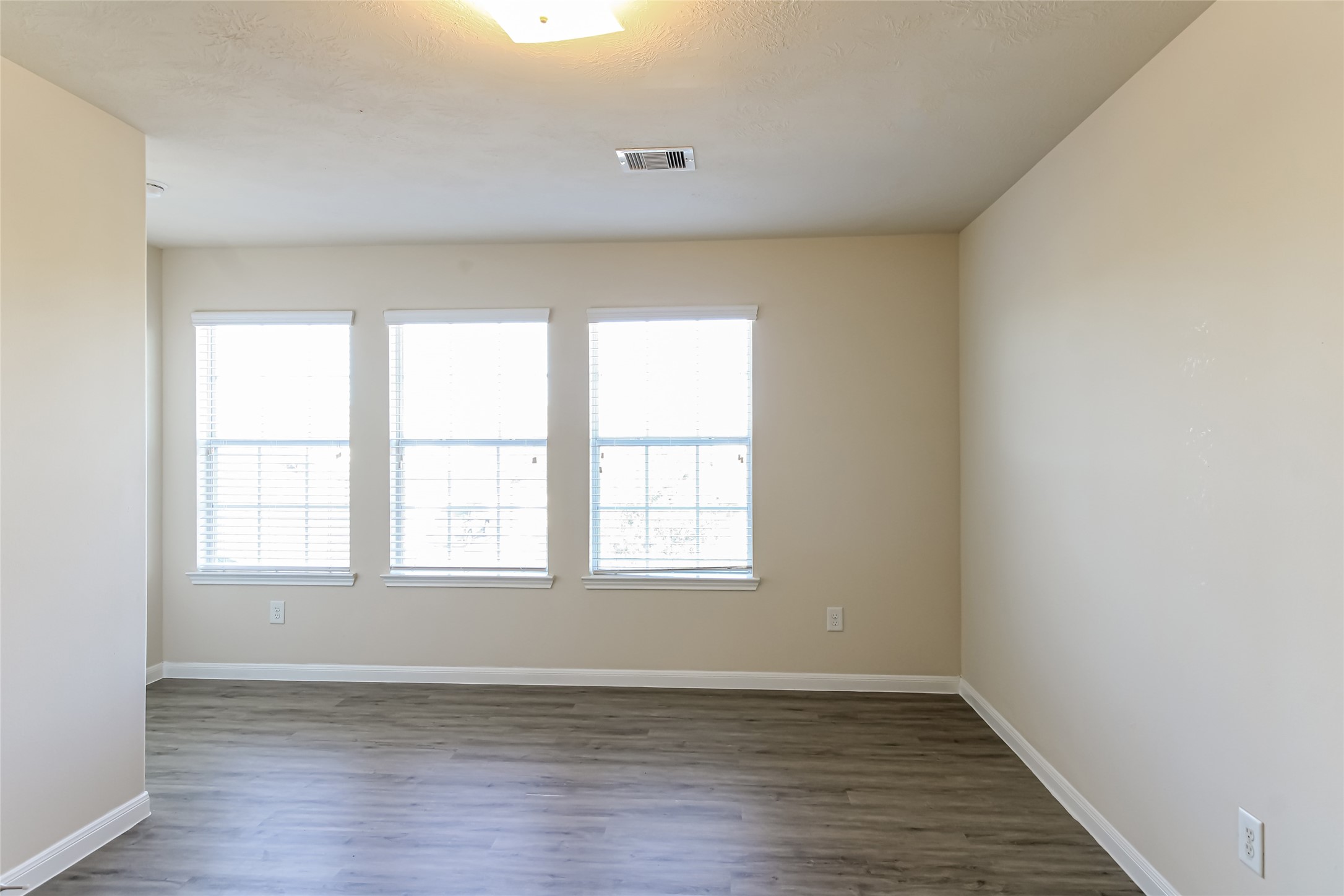 Photos may be representative of the floor plan and not the exact home. Finishes, layout, and features of the actual property for lease may vary. Photos may be representative of the floor plan and not the exact home. Finishes, layout, and features of the actual property for lease may vary.