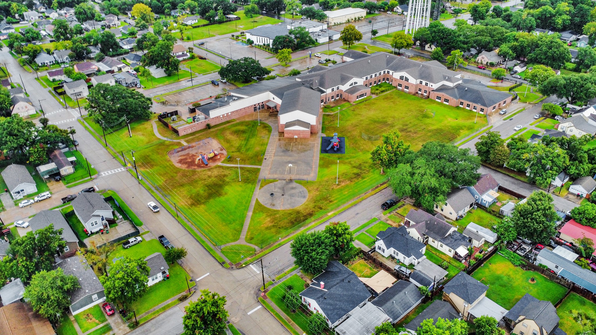 207 E Defee Avenue, Baytown, TX 77520