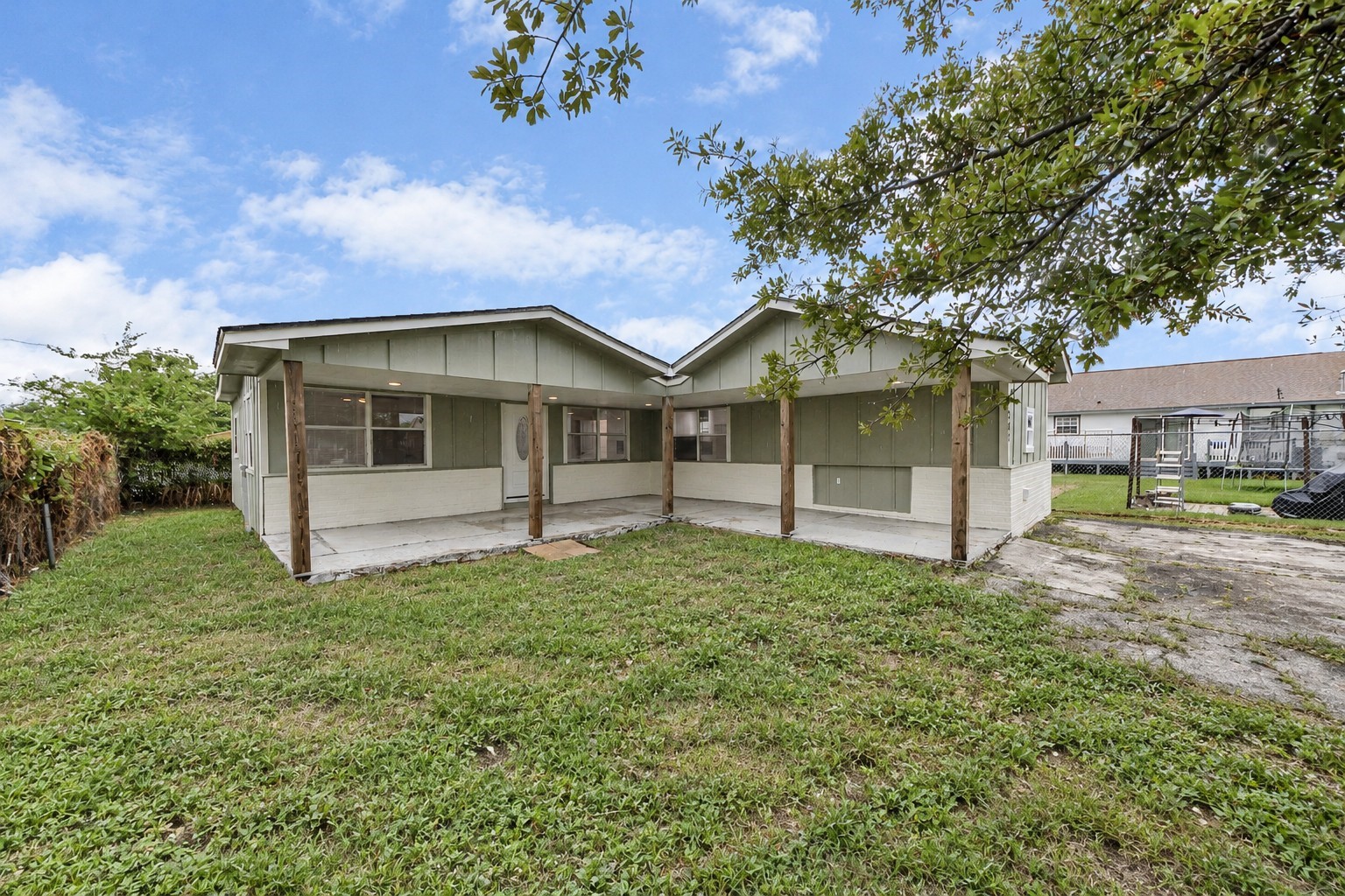 207 E Defee Avenue, Baytown, TX 77520