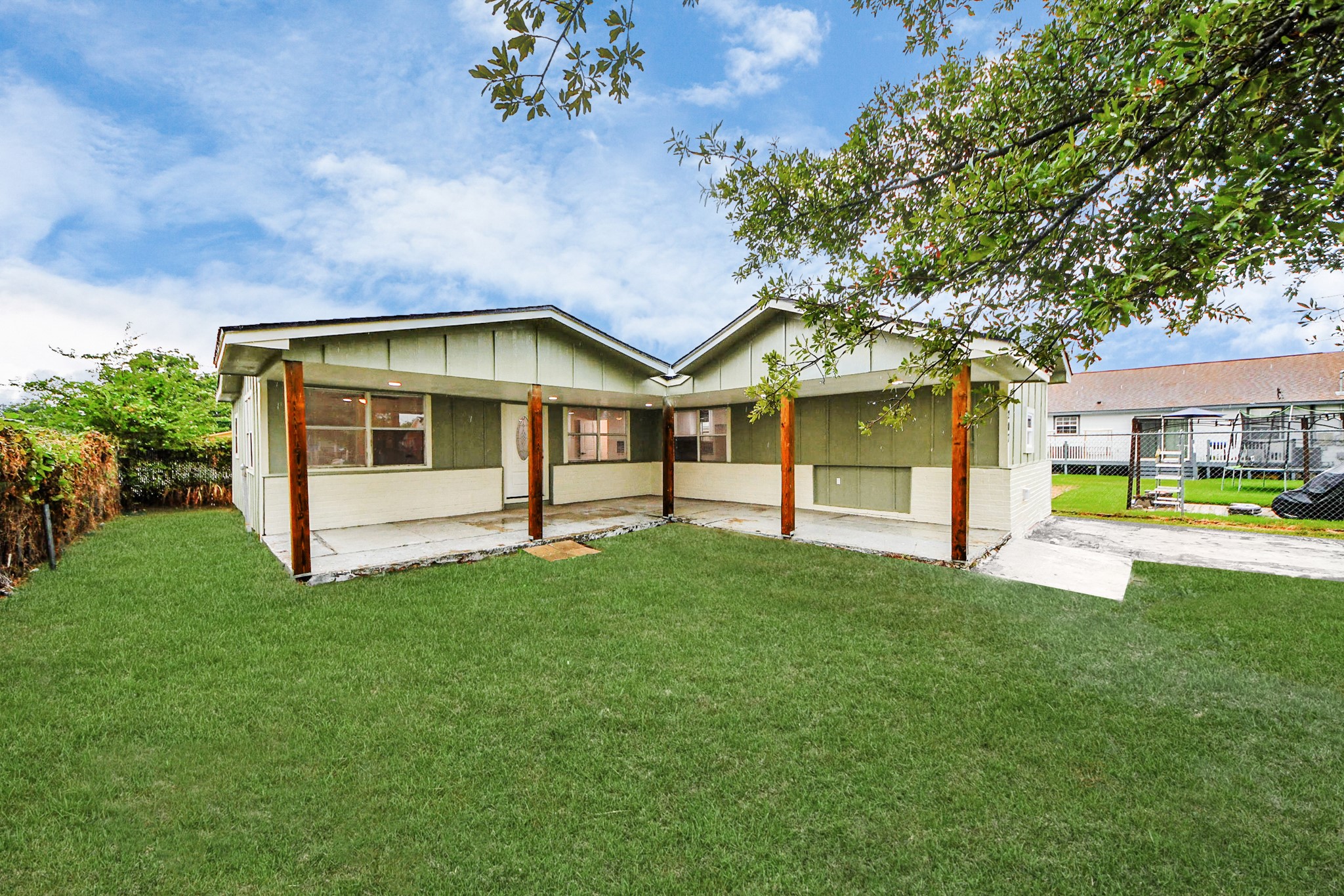 207 E Defee Avenue, Baytown, TX 77520