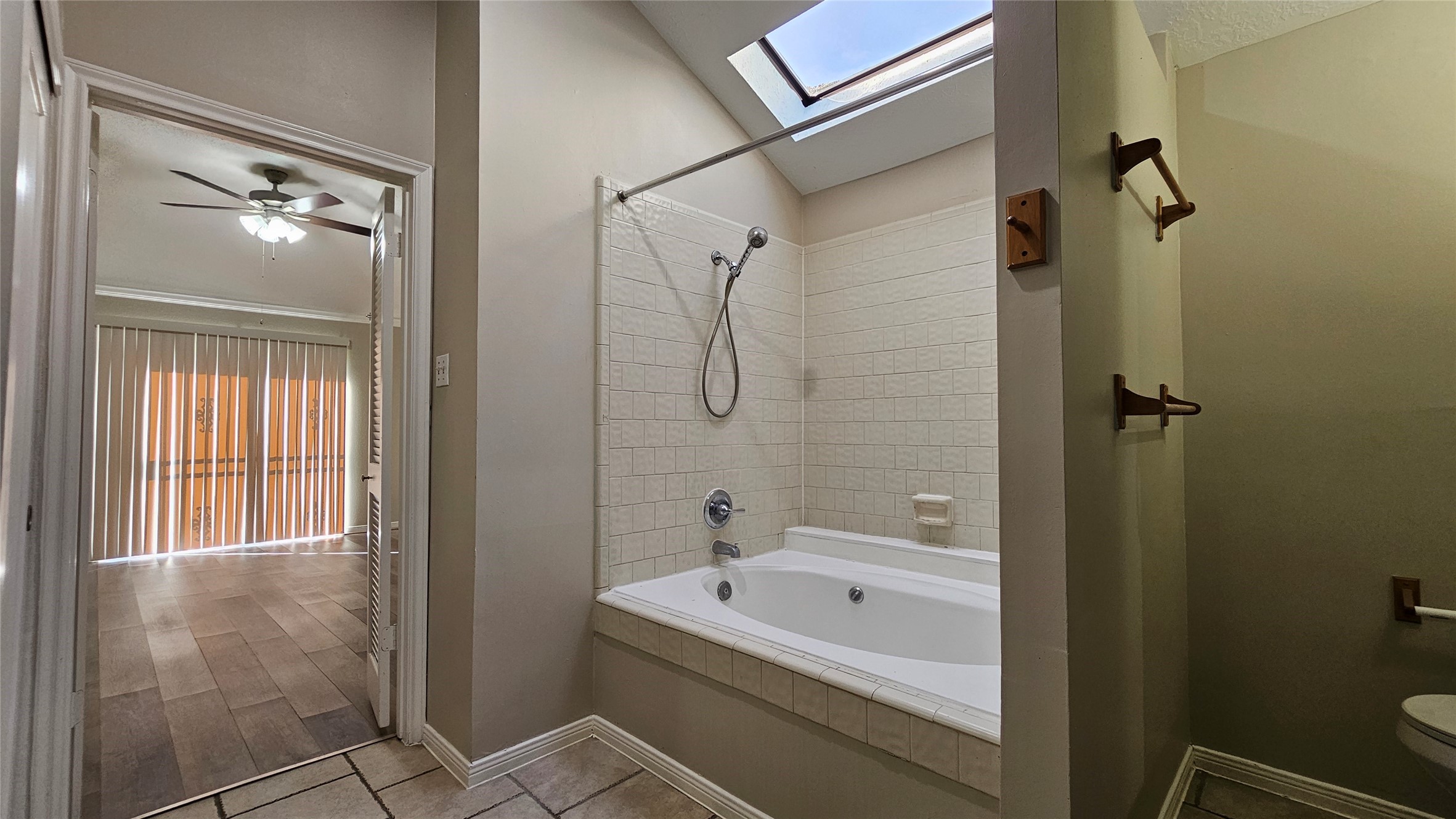 7811 Chinon Circle, Houston, TX 77071