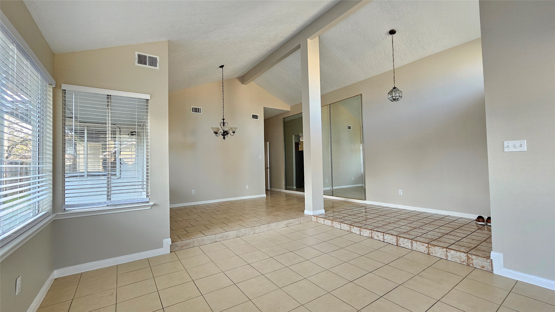 7811 Chinon Circle, Houston, TX 77071