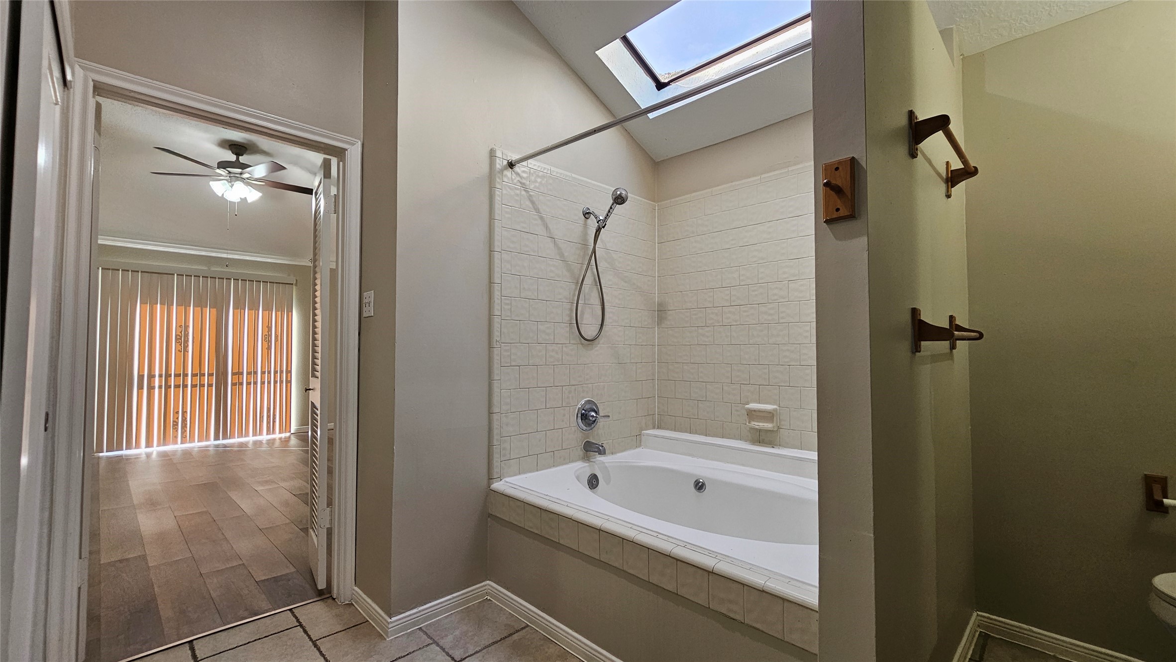 7811 Chinon Circle, Houston, TX 77071