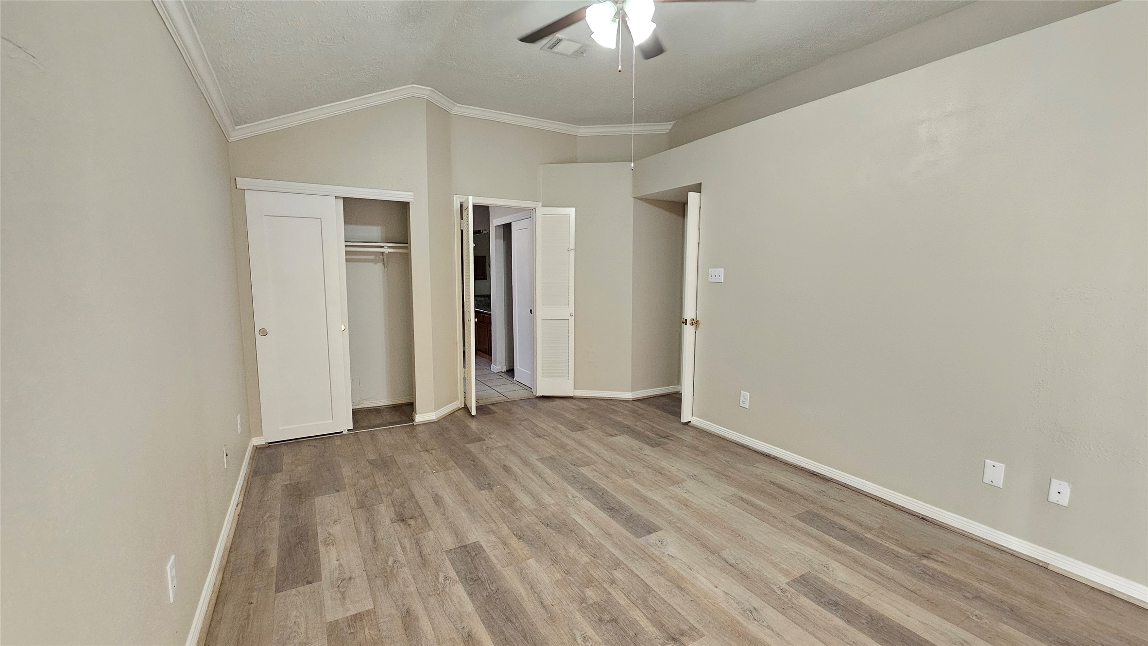7811 Chinon Circle, Houston, TX 77071