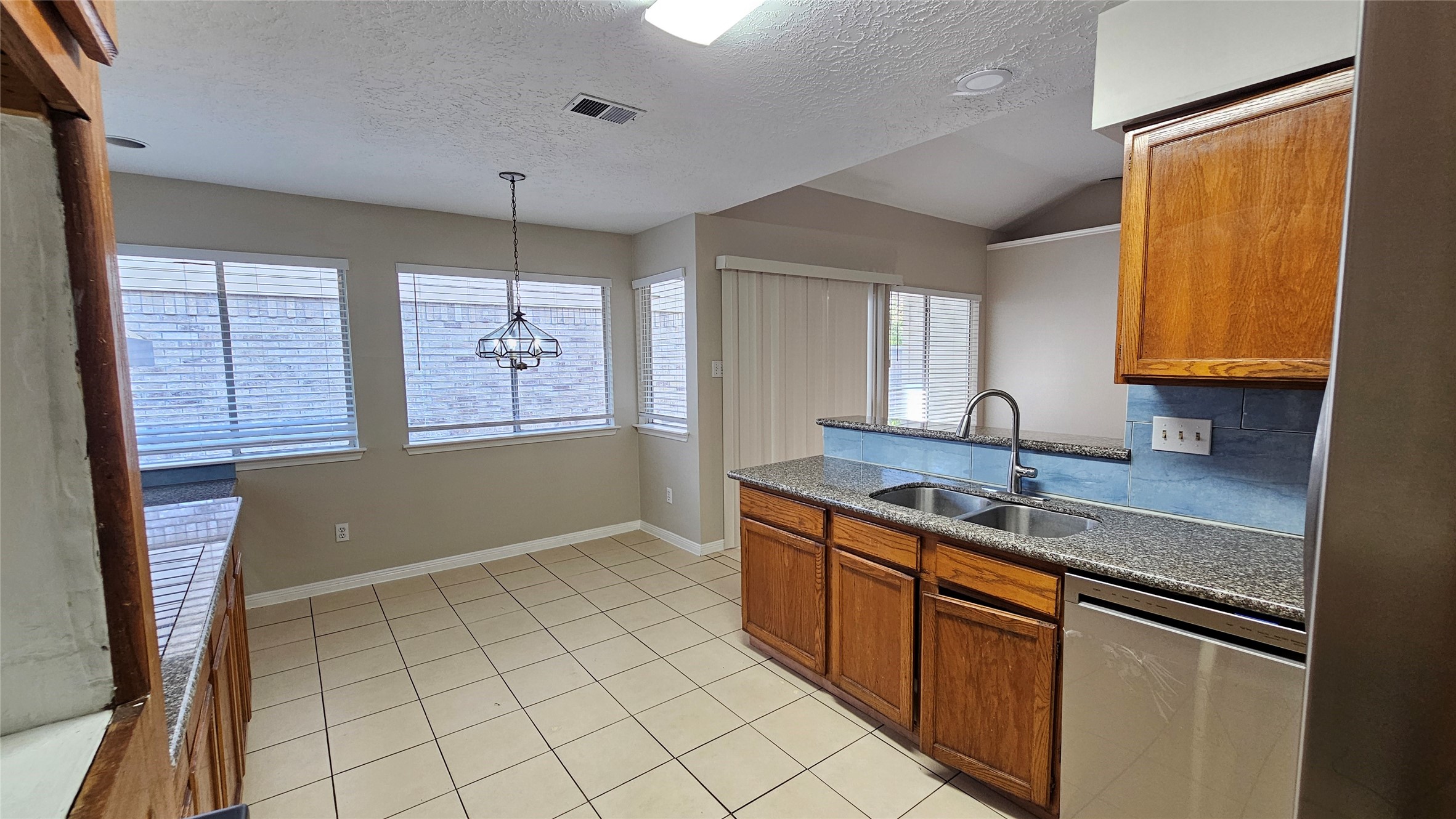 7811 Chinon Circle, Houston, TX 77071