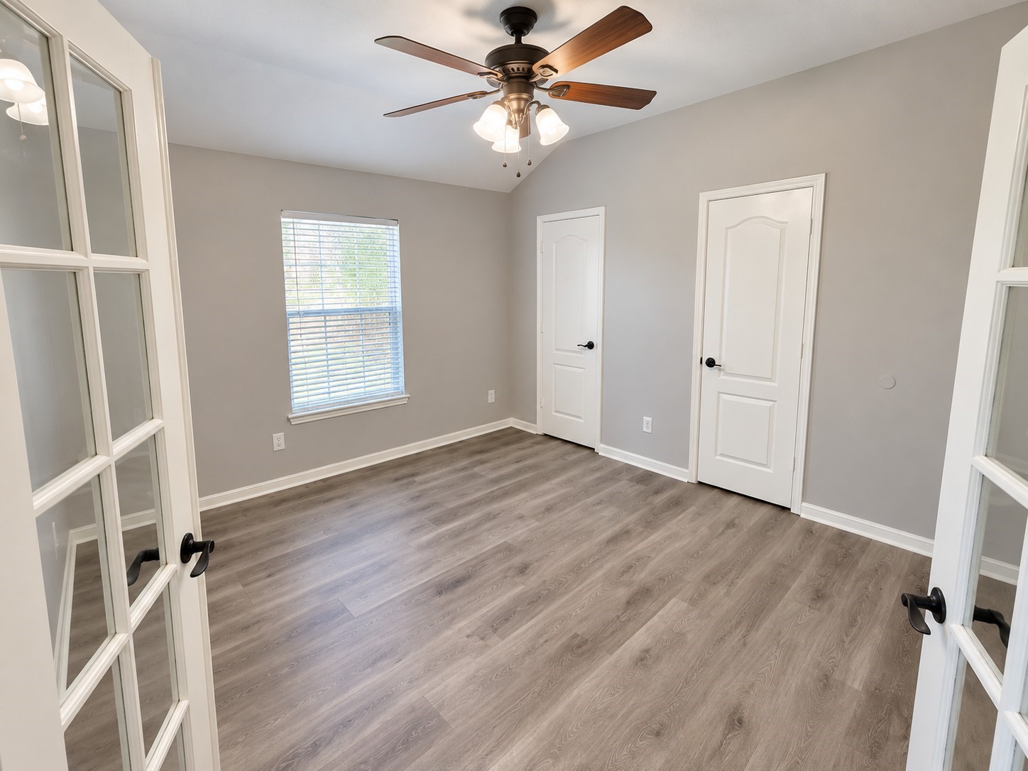 114 Crescent Bay Drive, League City, TX 77573