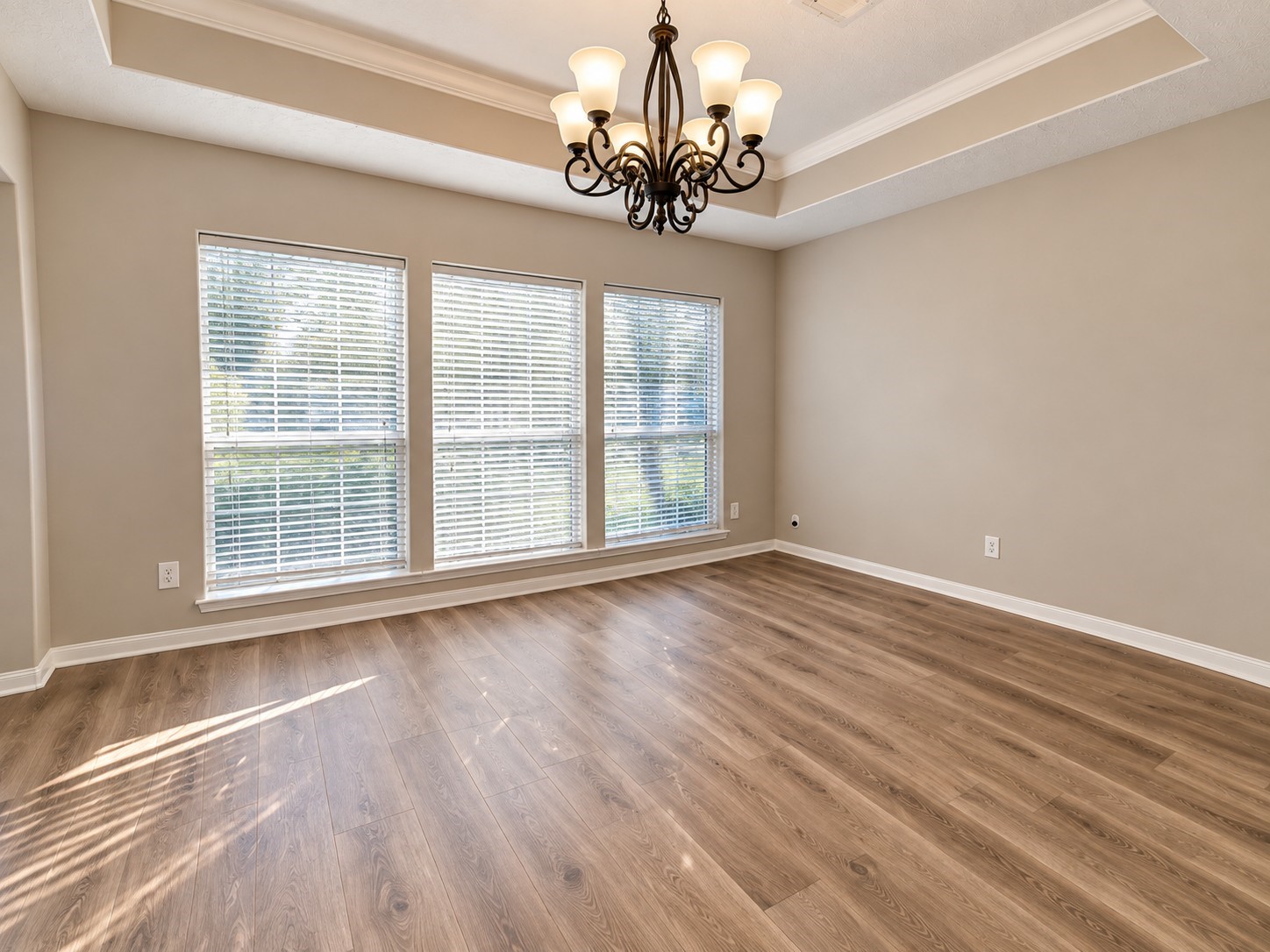 114 Crescent Bay Drive, League City, TX 77573