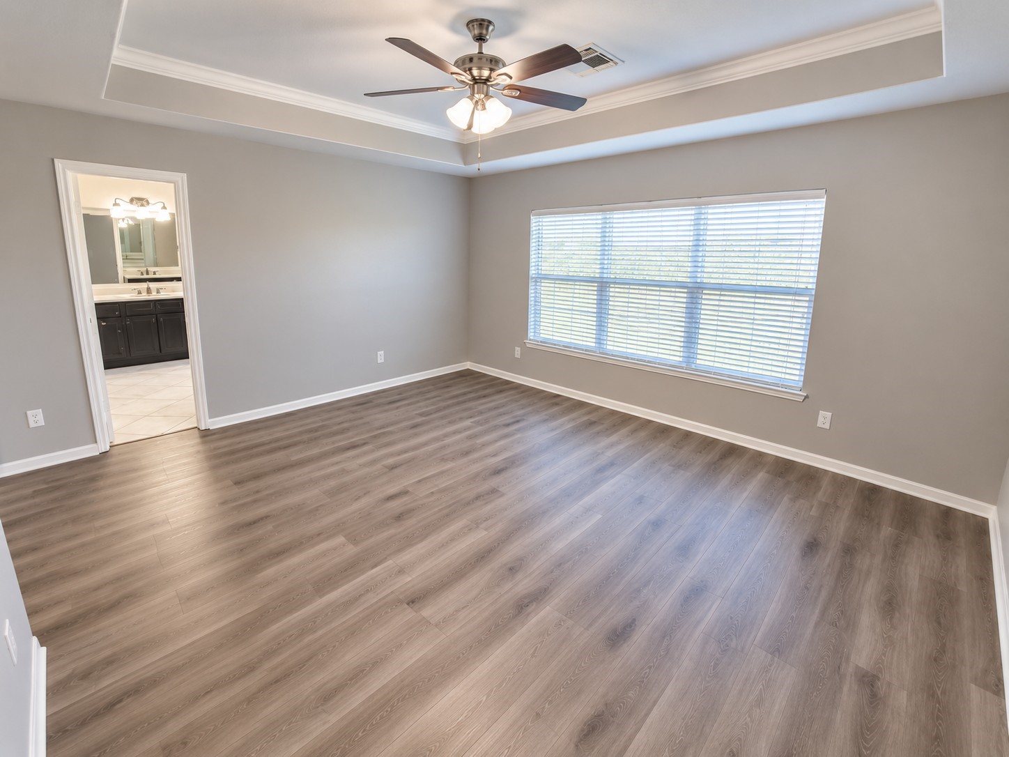 114 Crescent Bay Drive, League City, TX 77573