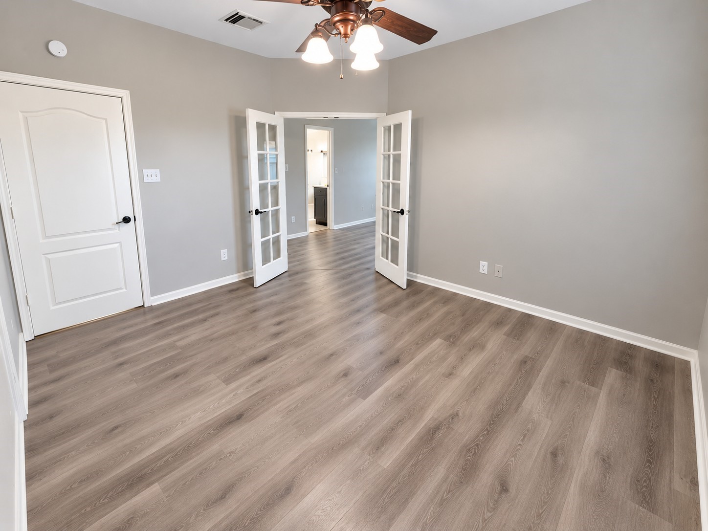 114 Crescent Bay Drive, League City, TX 77573