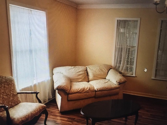 5004 Lingonberry Street, Houston, TX 77033 5004 Lingonberry Street, Houston, TX 77033