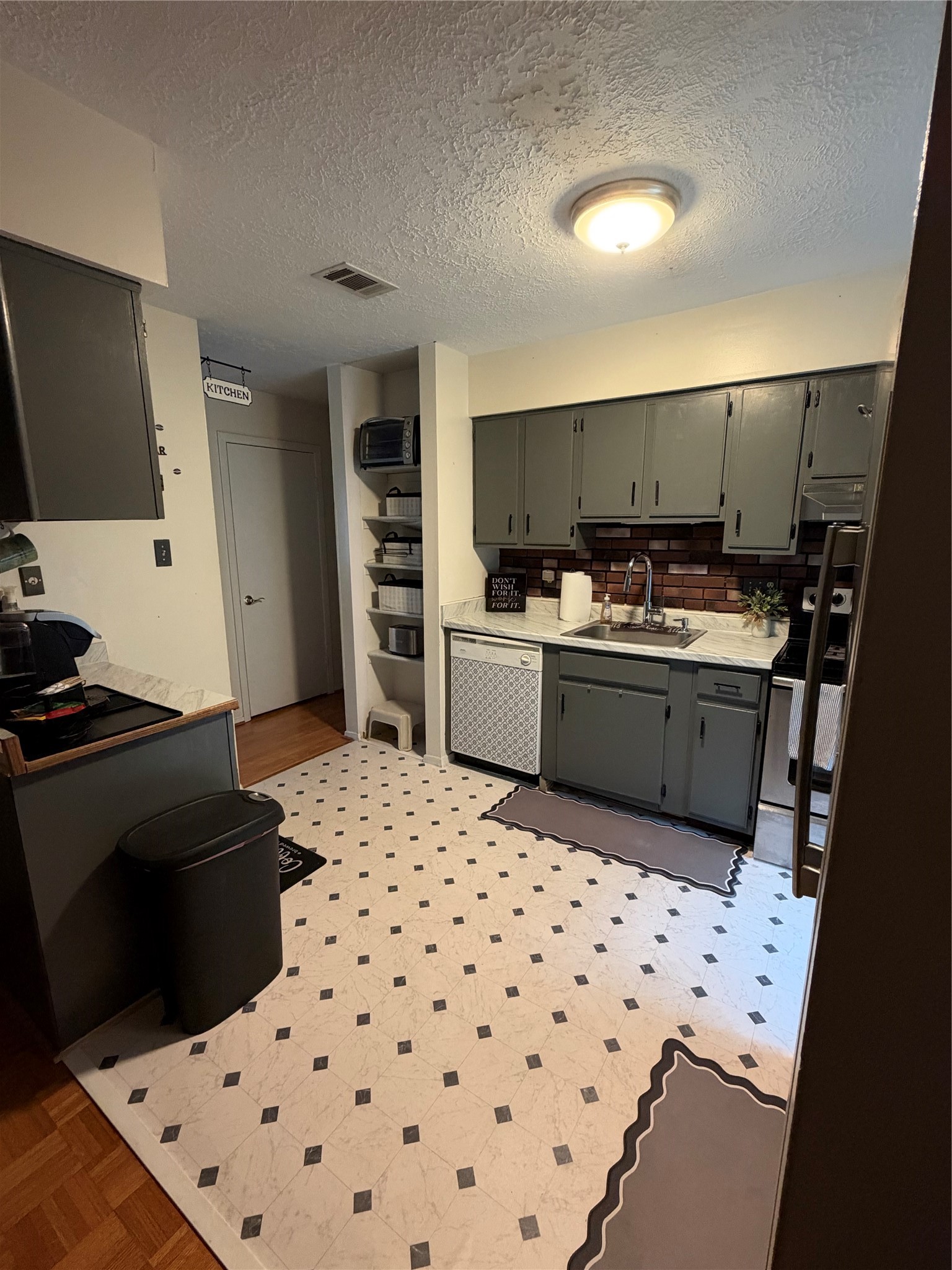 15806 Ridgecroft Road, Houston, TX 77053