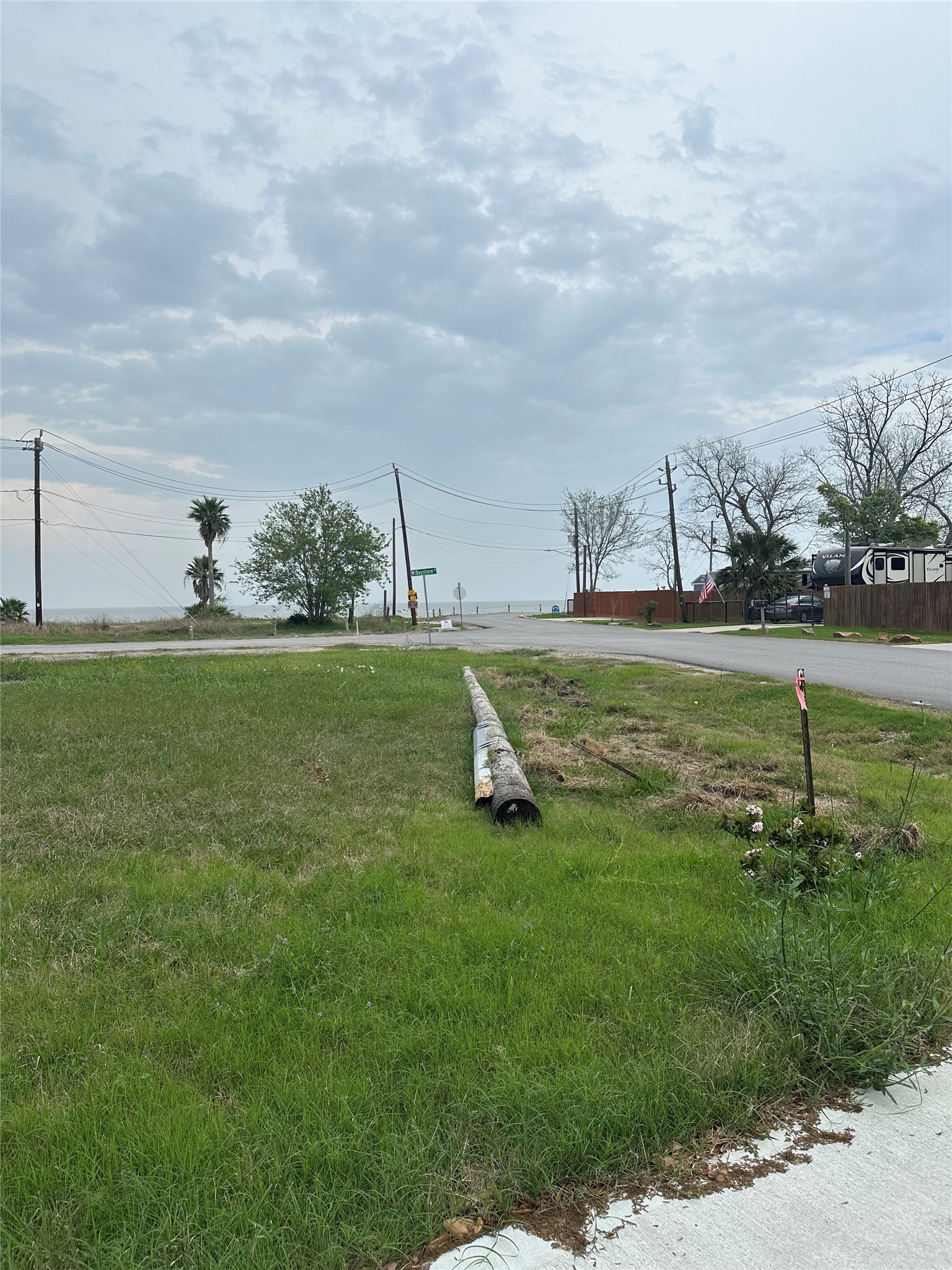 1 Jackson Avenue, Bacliff, TX 77518