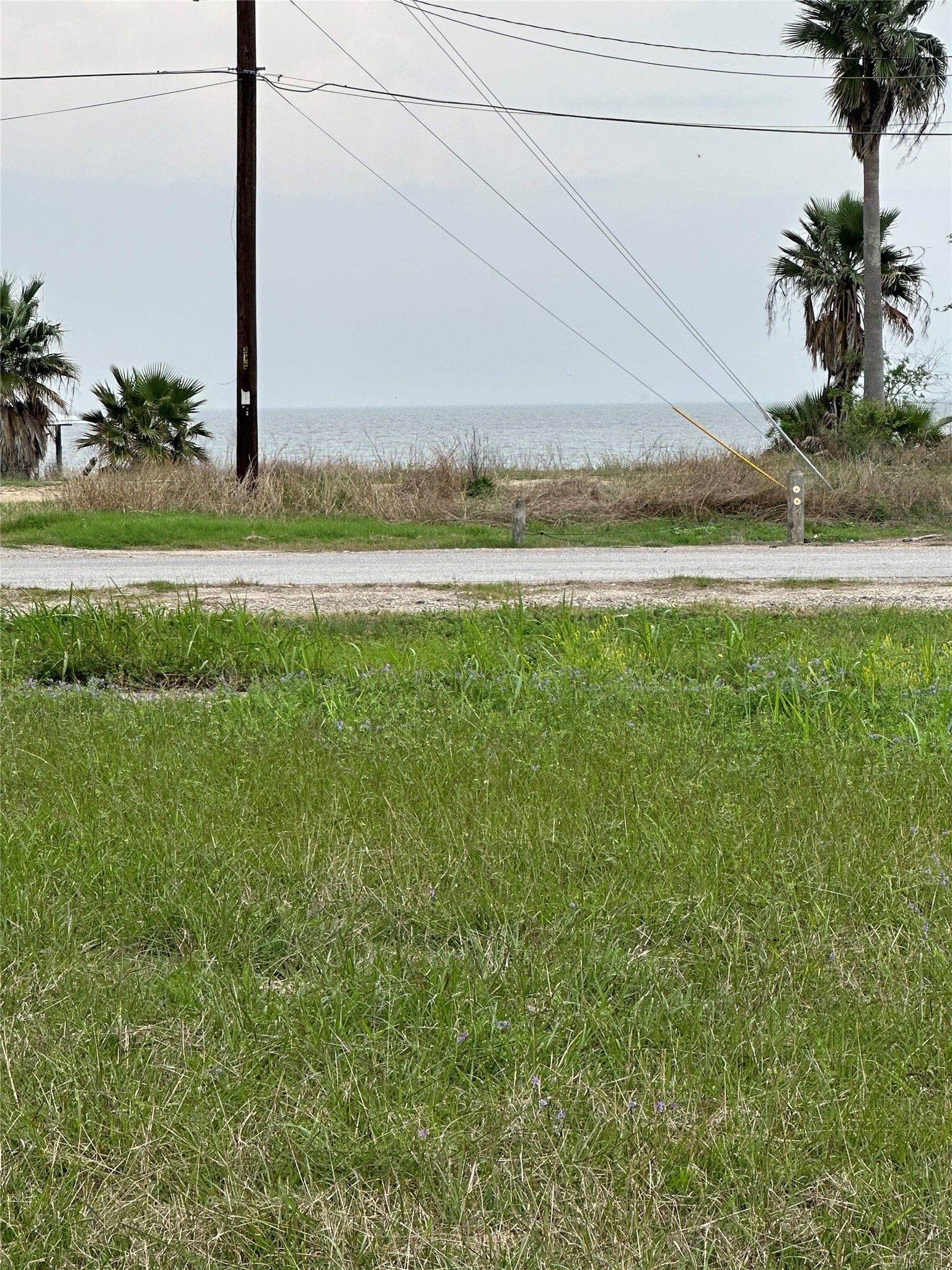 1 Jackson Avenue, Bacliff, TX 77518