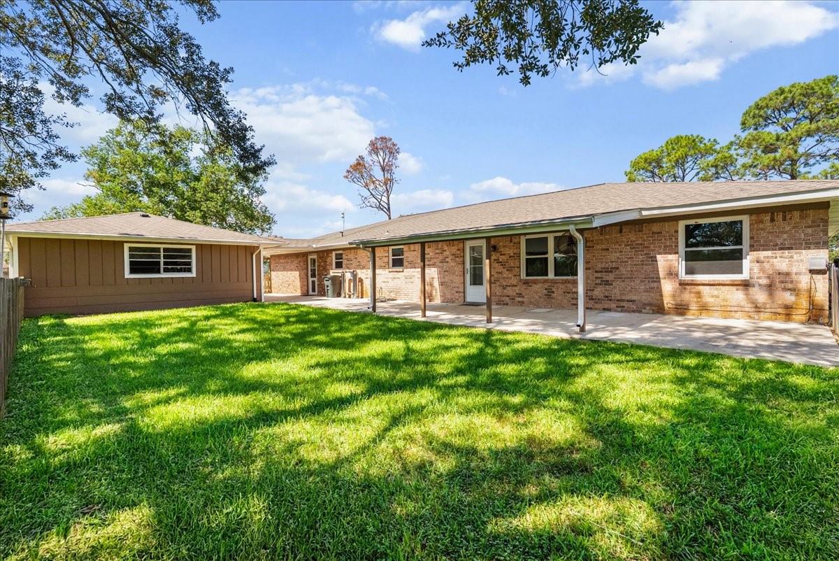 4215 County Road 182, Alvin, TX 77511