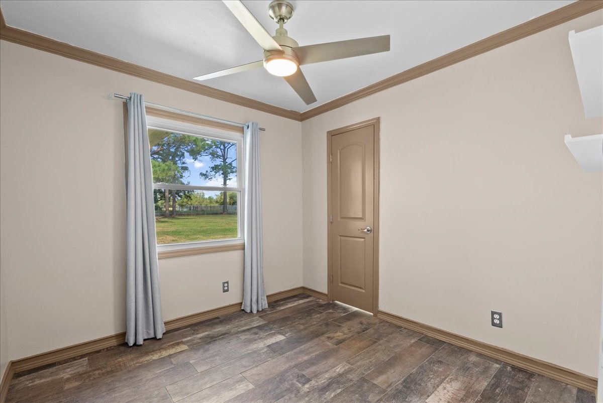 4215 County Road 182, Alvin, TX 77511