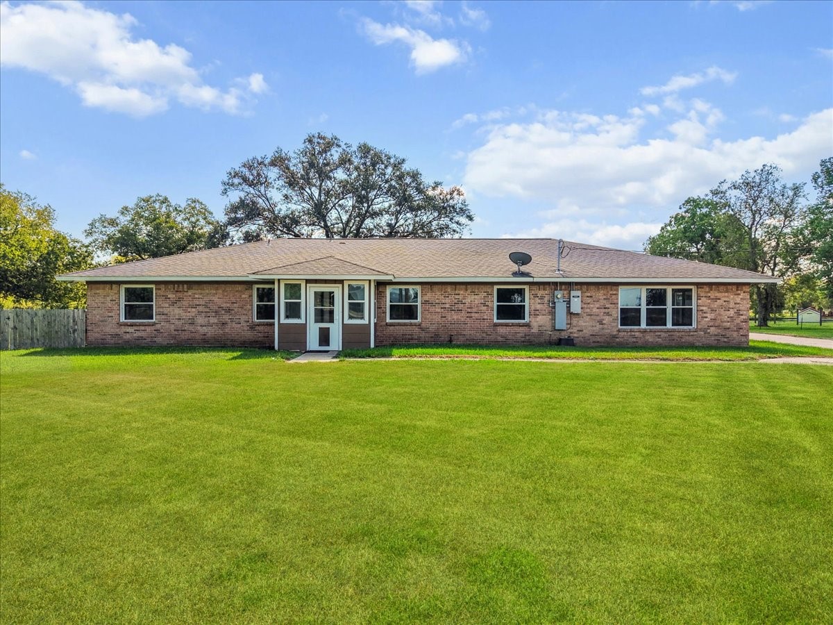 4215 County Road 182, Alvin, TX 77511 4215 County Road 182, Alvin, TX 77511