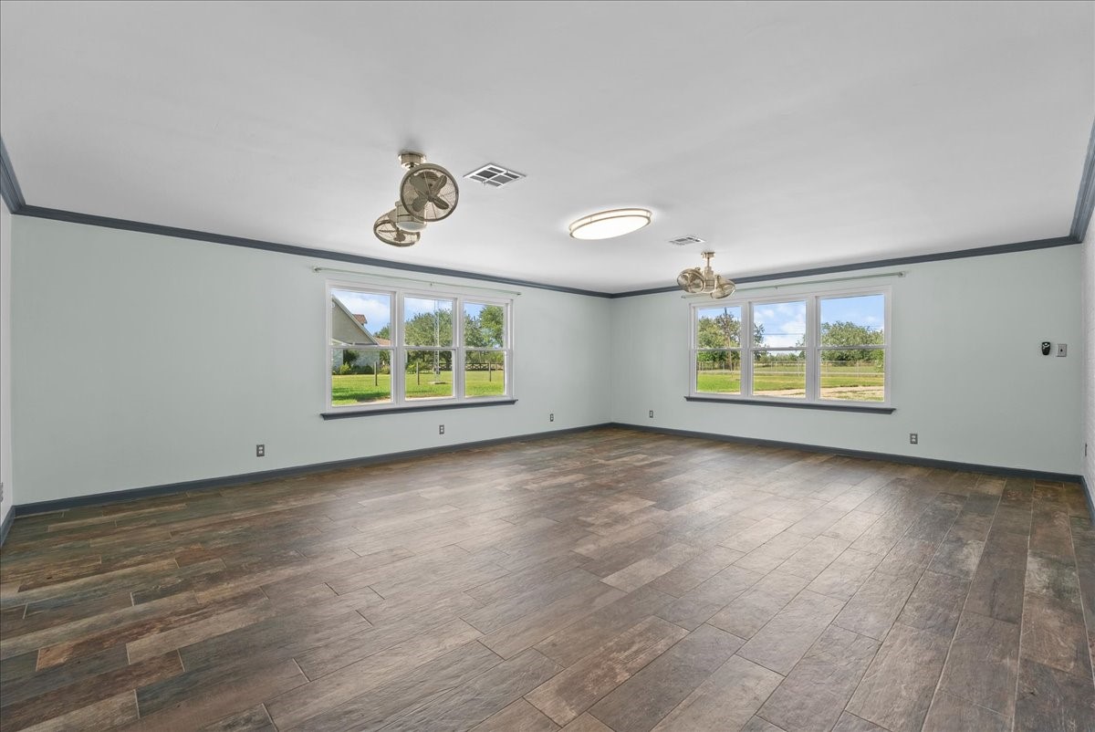 4215 County Road 182, Alvin, TX 77511