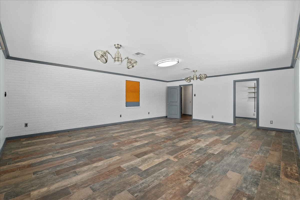 4215 County Road 182, Alvin, TX 77511
