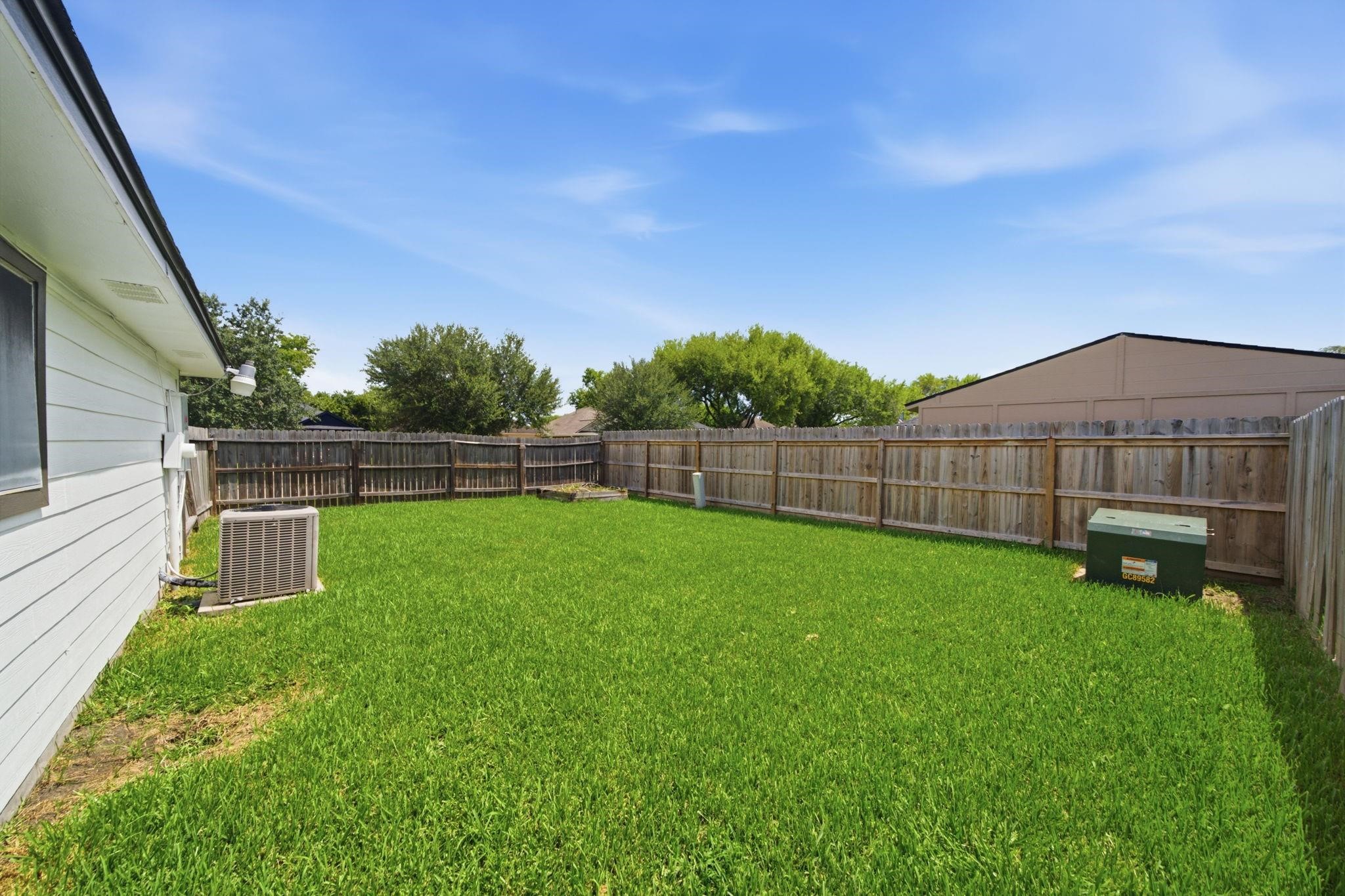 5820 Guadalupe Drive, Dickinson, TX 77539