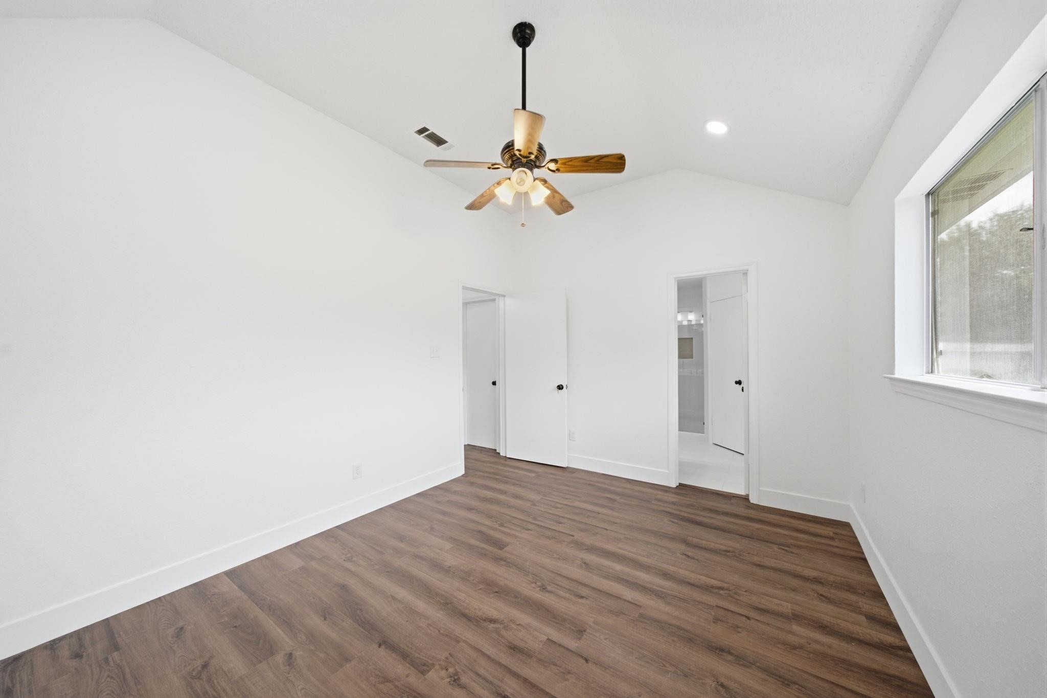 5820 Guadalupe Drive, Dickinson, TX 77539