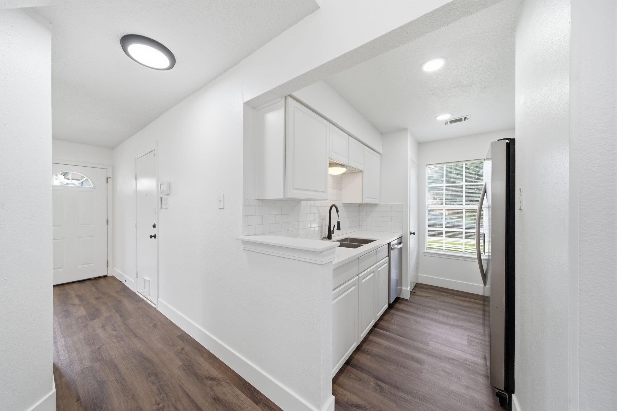 5820 Guadalupe Drive, Dickinson, TX 77539
