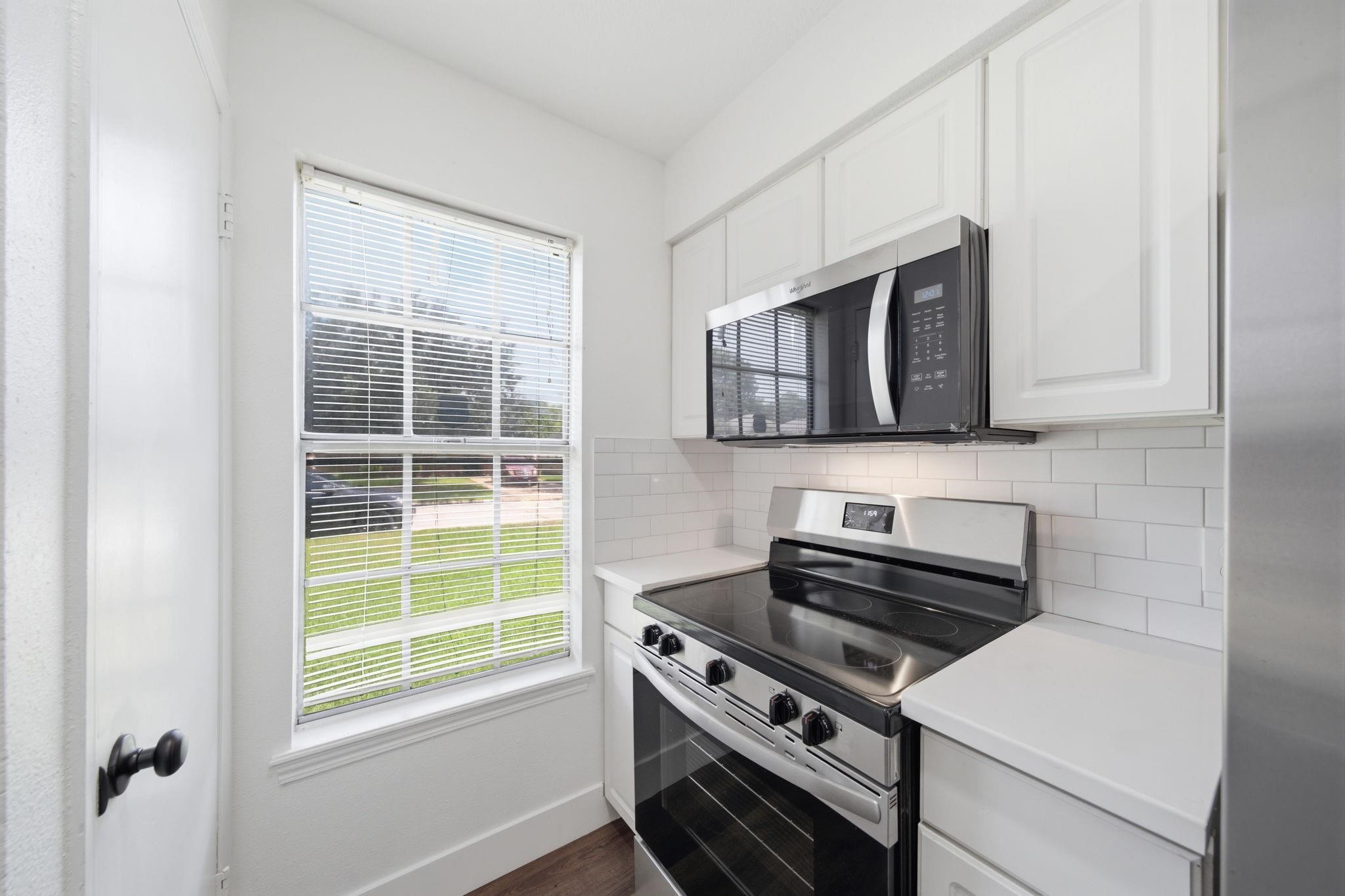 5820 Guadalupe Drive, Dickinson, TX 77539