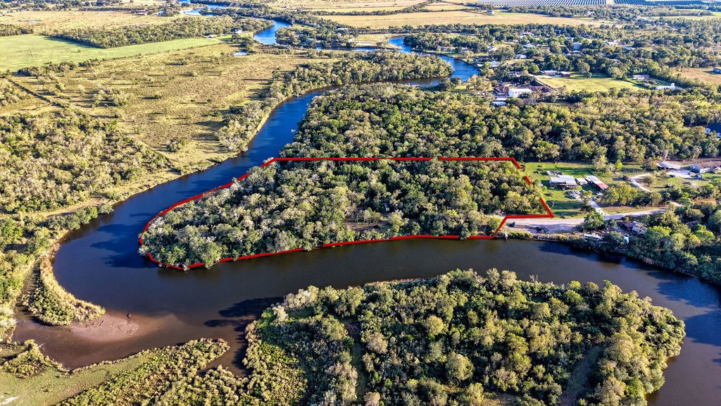 9903 County Road 210, Liverpool, TX 77577