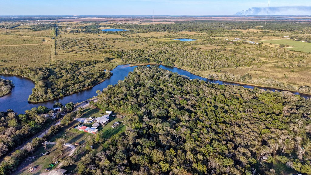 9903 County Road 210, Liverpool, TX 77577