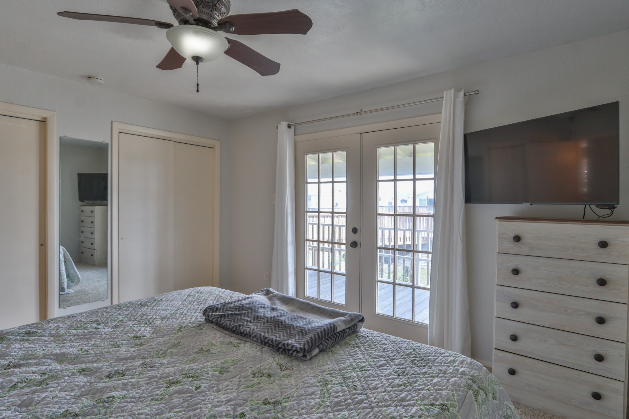 32 N Curlew Street, La Marque, TX 77568