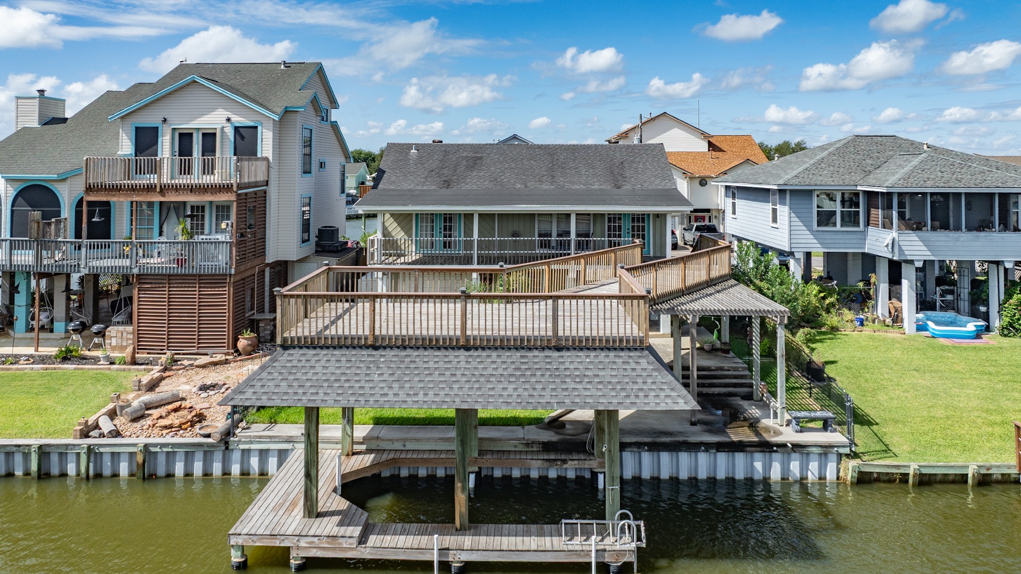 32 N Curlew Street, La Marque, TX 77568