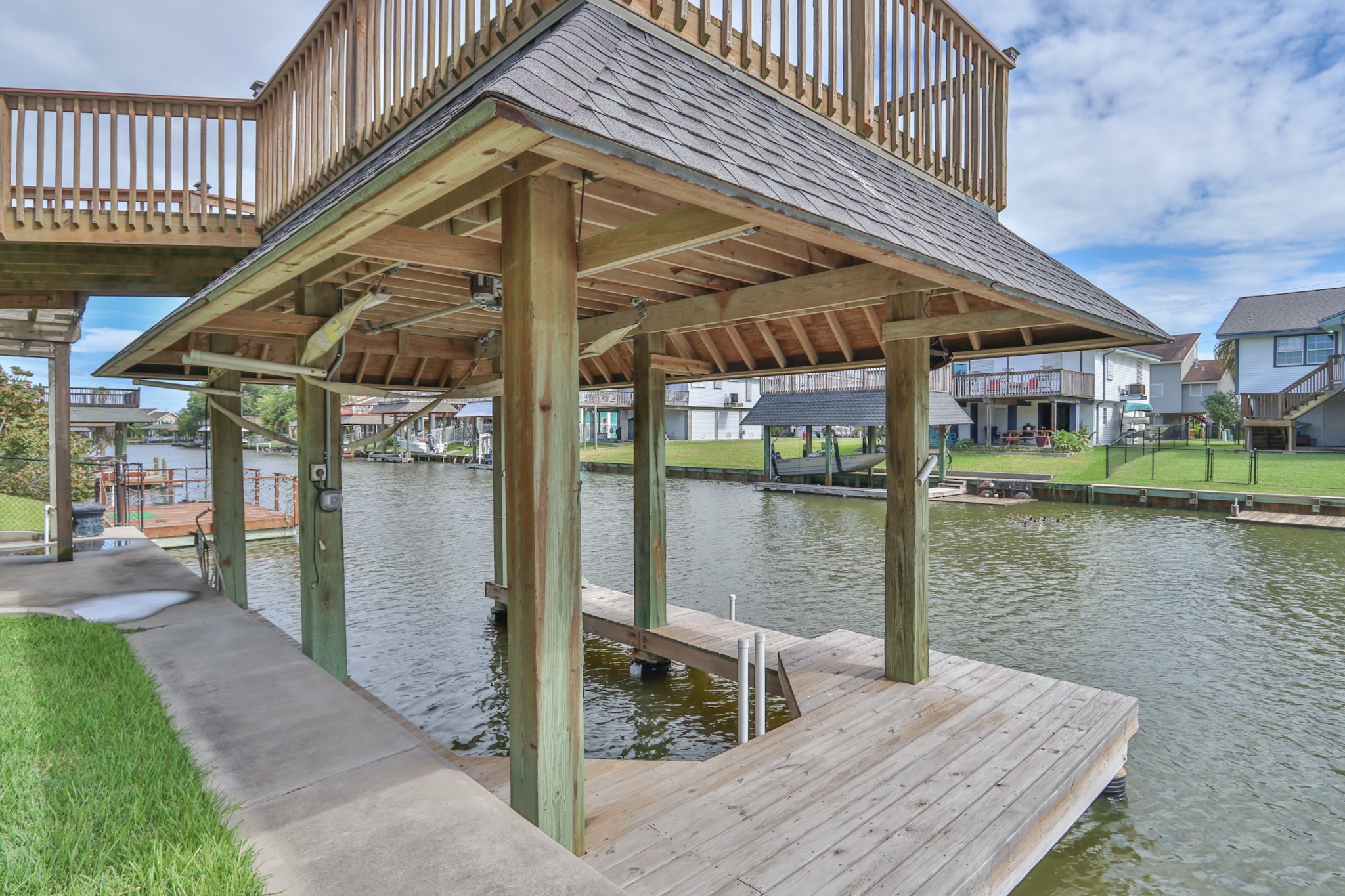 32 N Curlew Street, La Marque, TX 77568