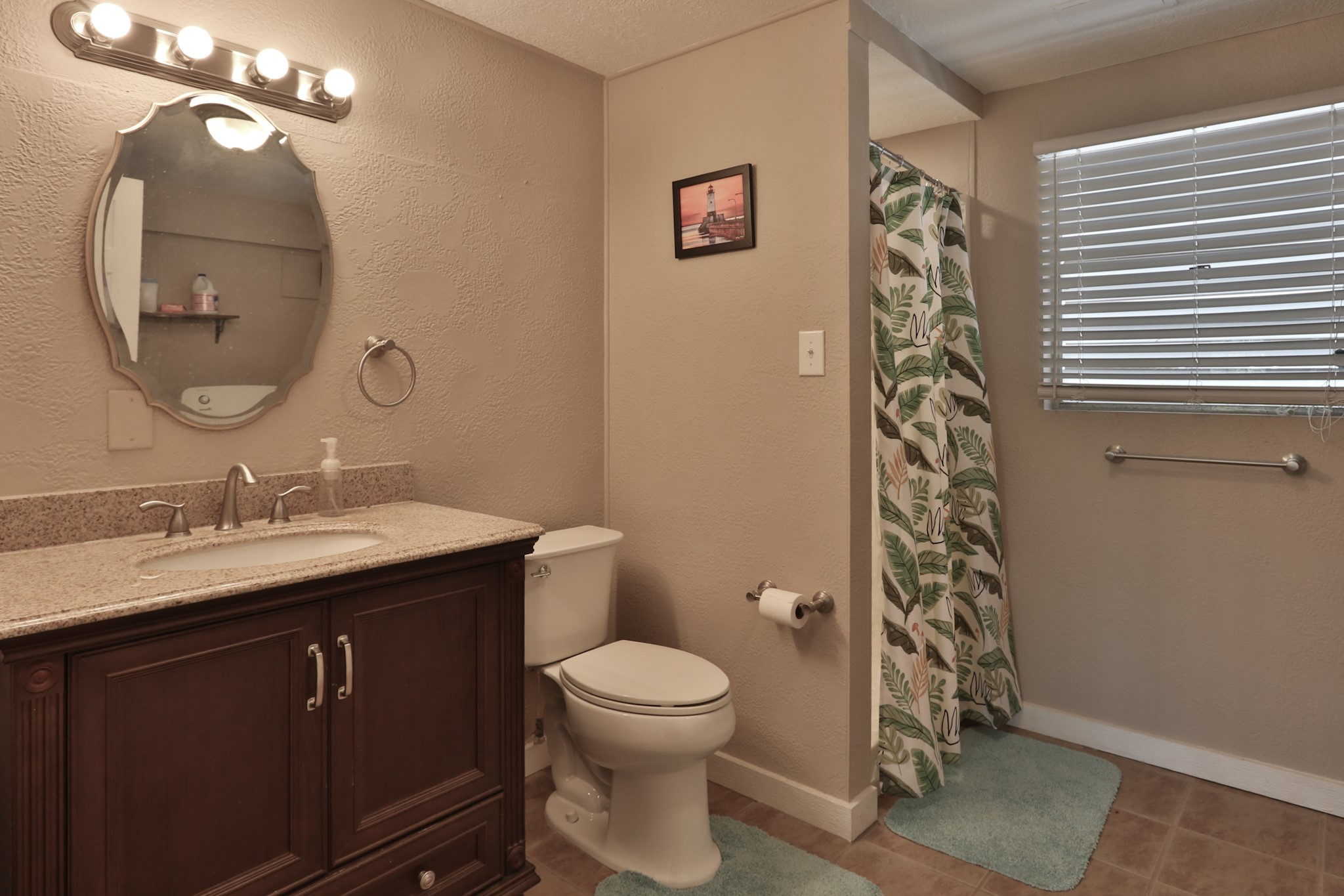 32 N Curlew Street, La Marque, TX 77568