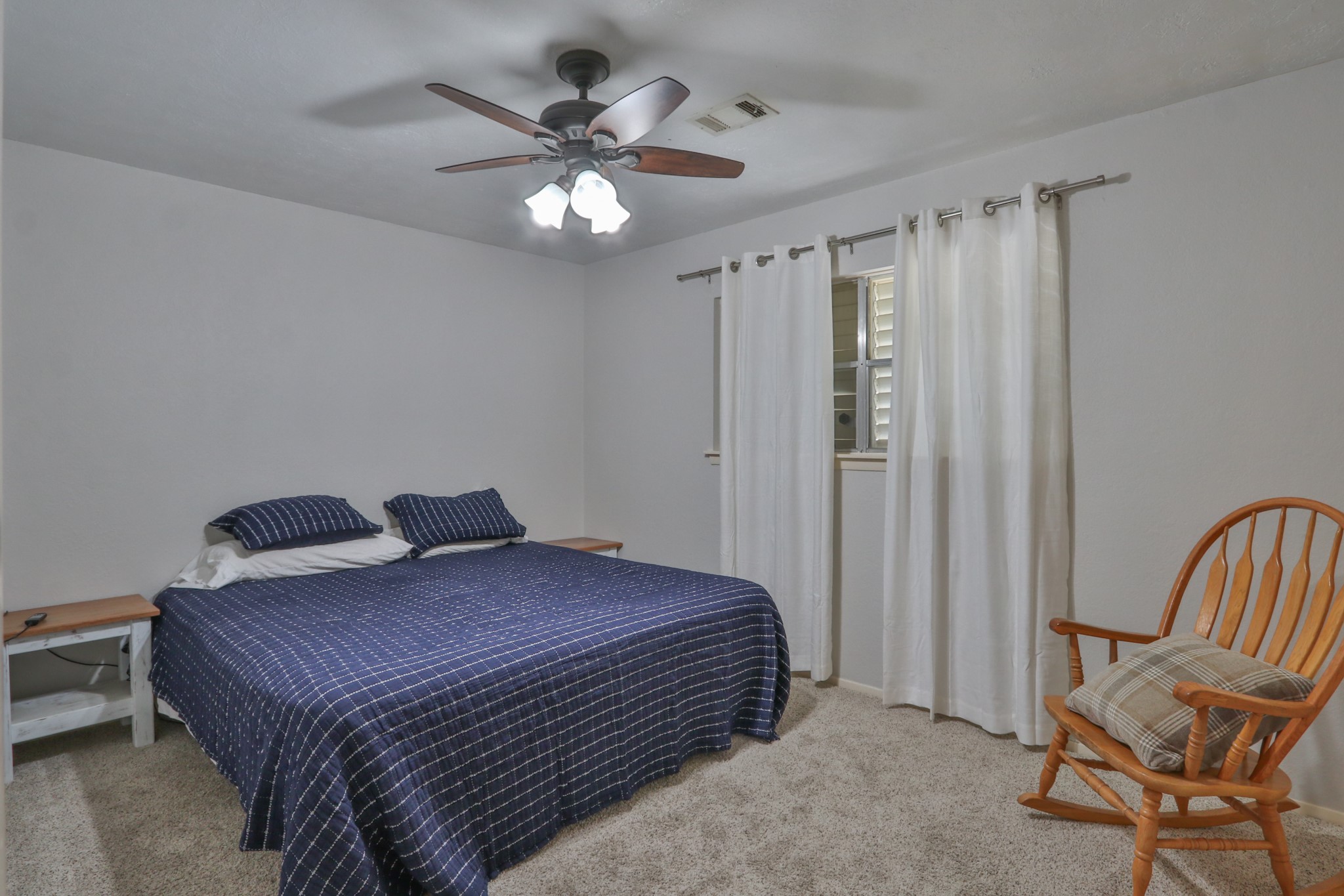 32 N Curlew Street, La Marque, TX 77568