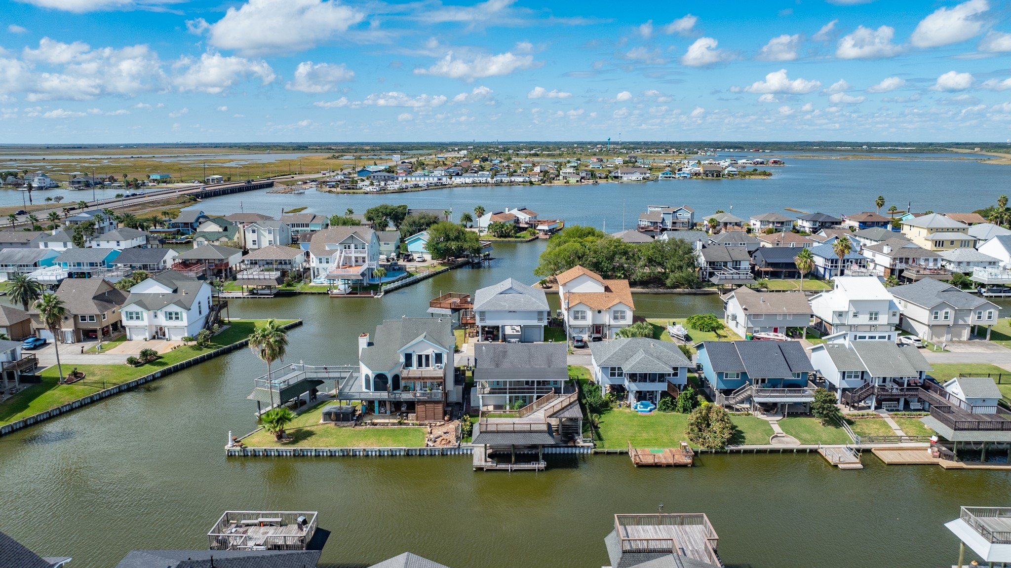 32 N Curlew Street, La Marque, TX 77568