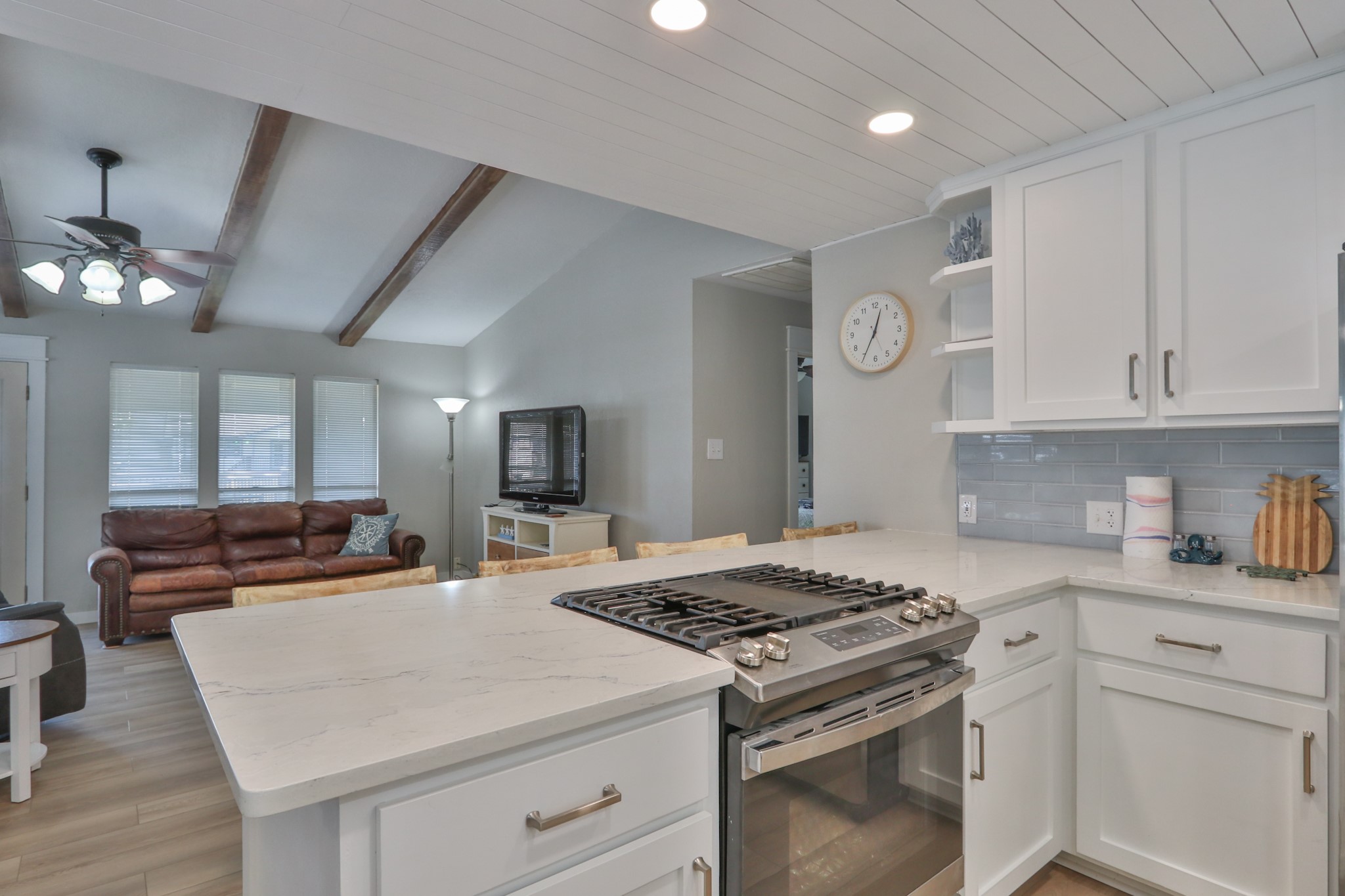 32 N Curlew Street, La Marque, TX 77568