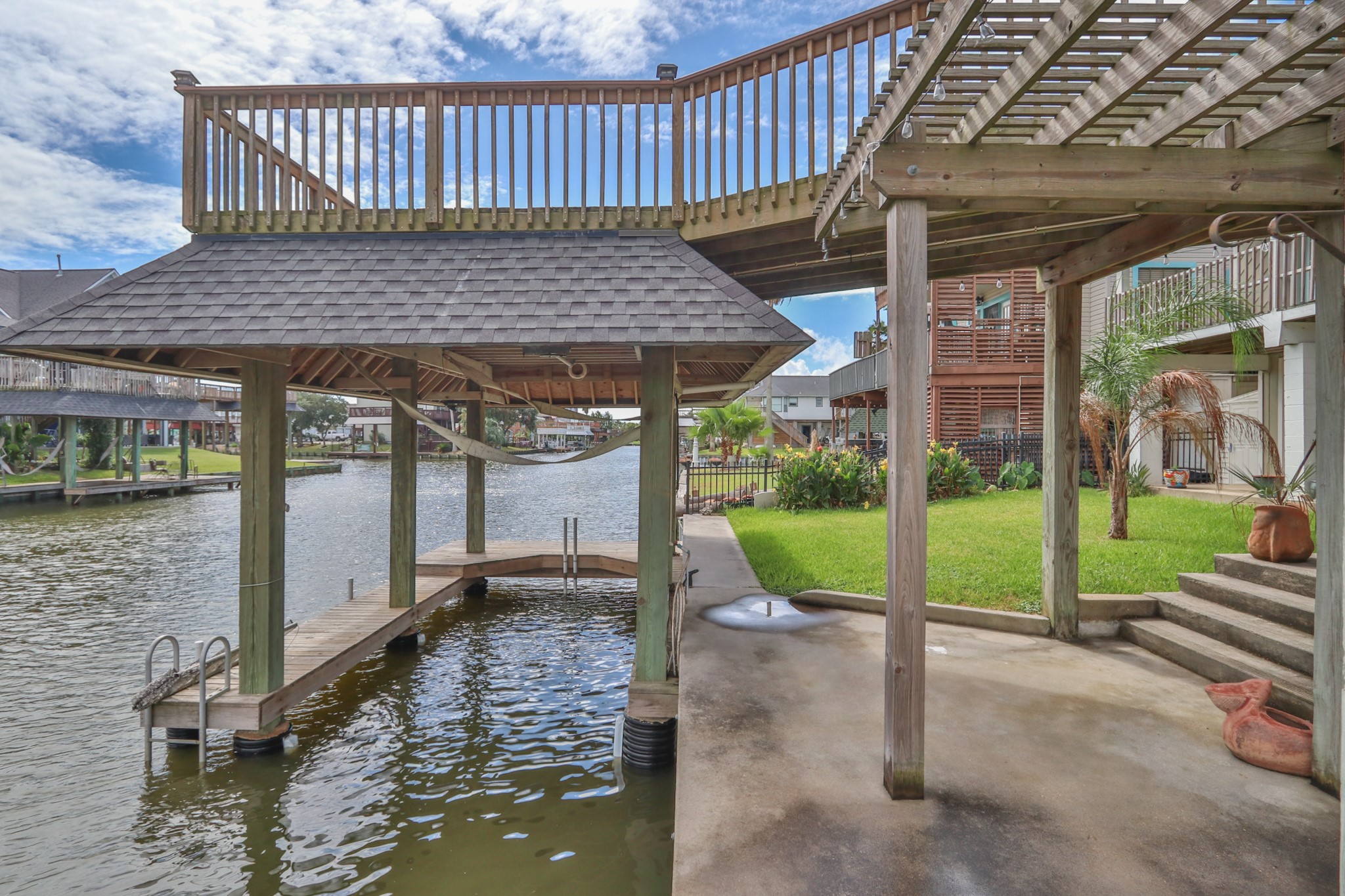 32 N Curlew Street, La Marque, TX 77568