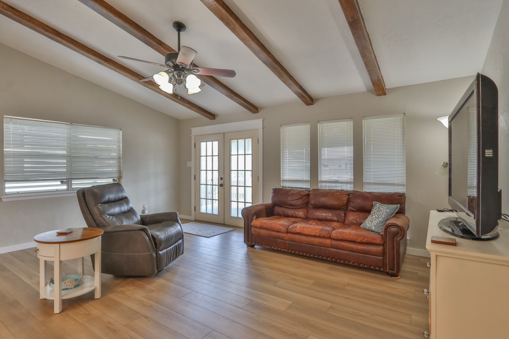 32 N Curlew Street, La Marque, TX 77568